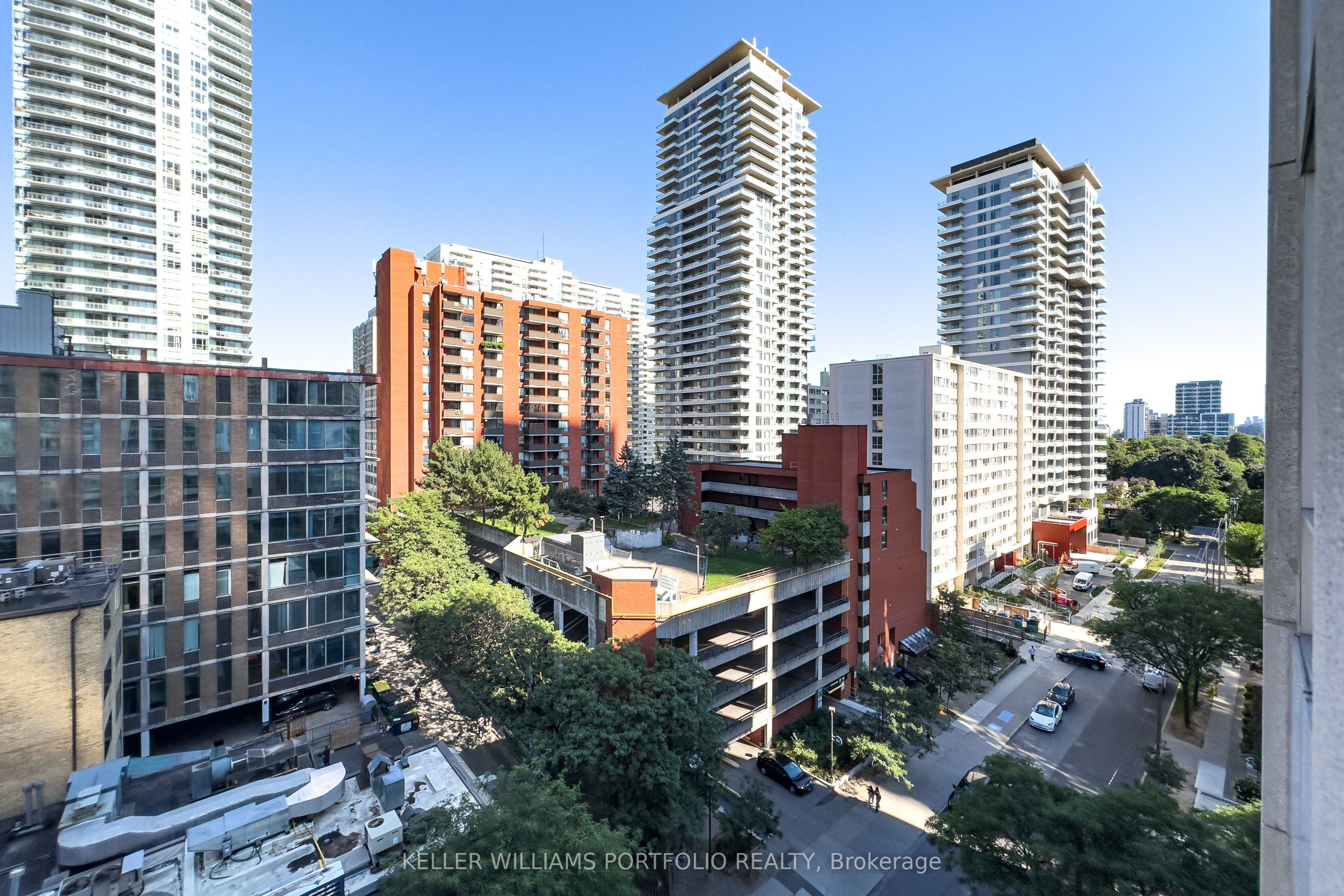 43 Eglinton Avenue E, #1009