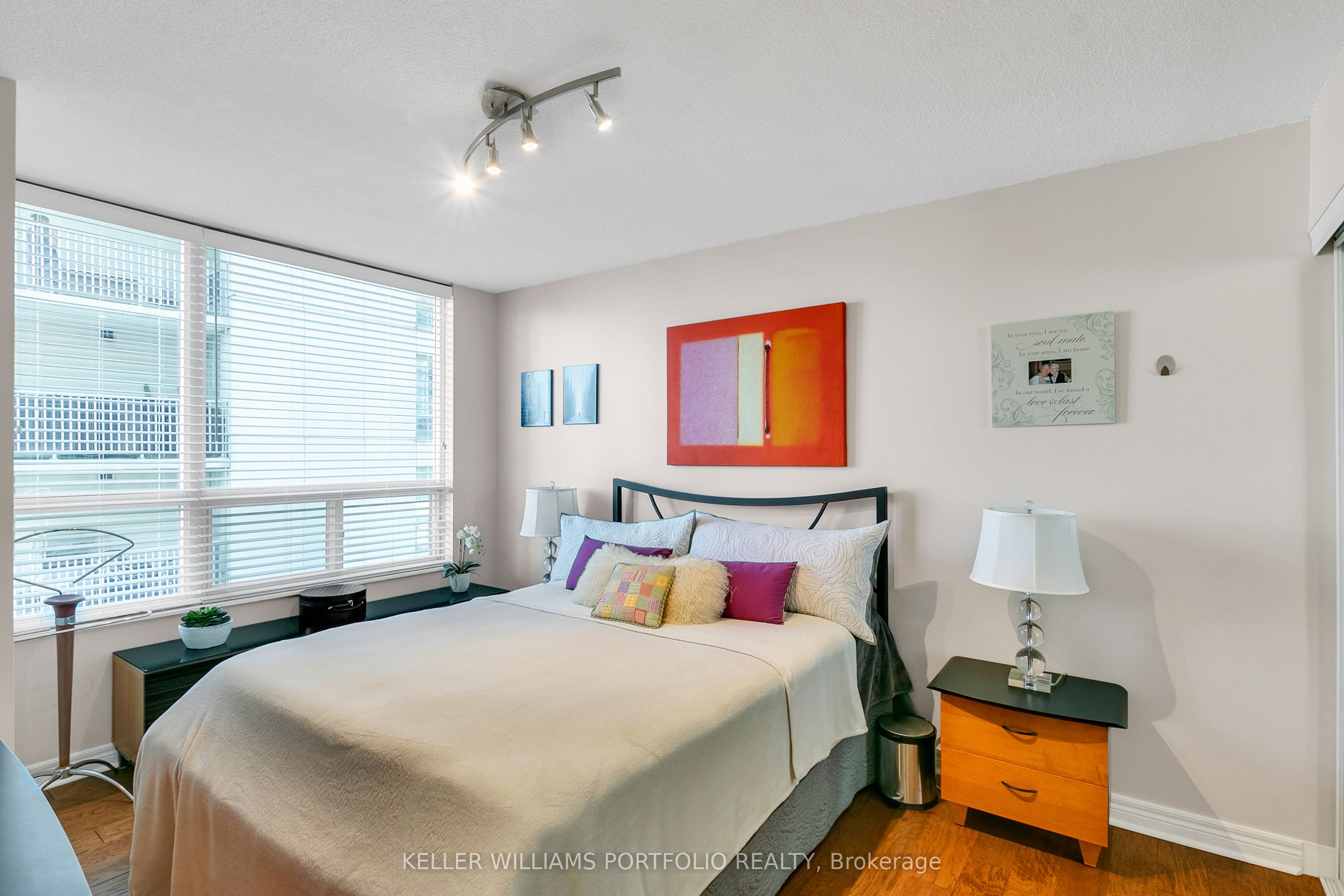 43 Eglinton Avenue E, #1009