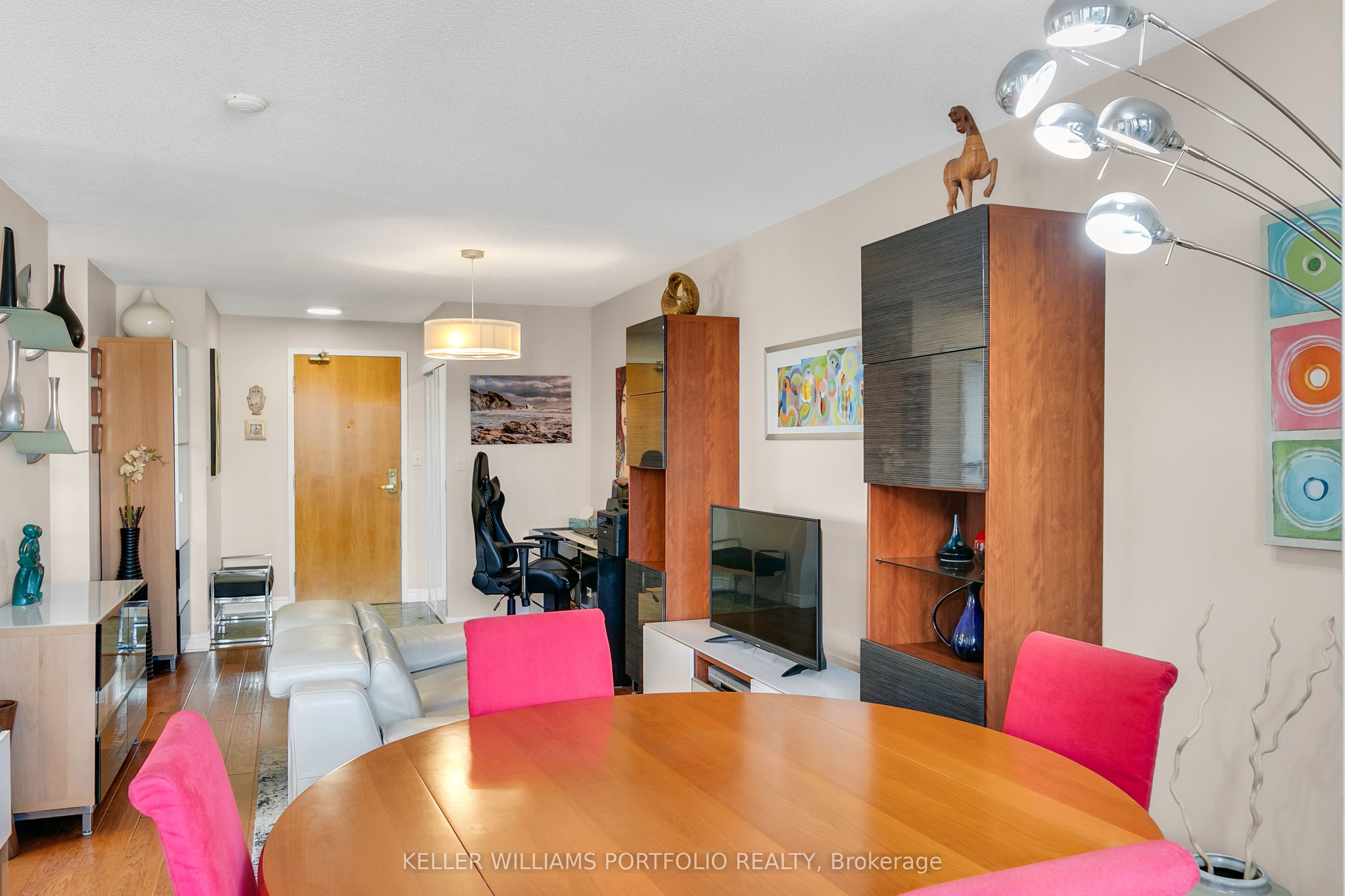 43 Eglinton Avenue E, #1009