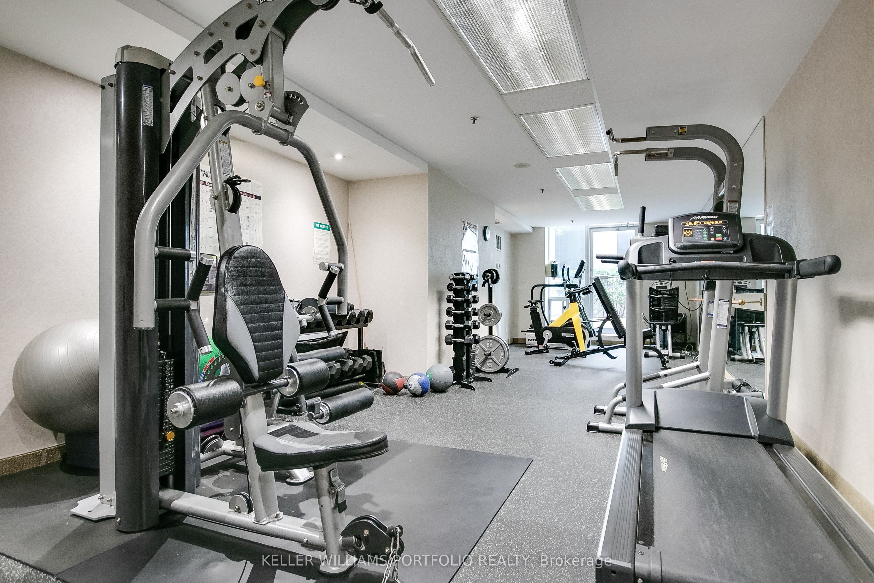 43 Eglinton Avenue E, #1009