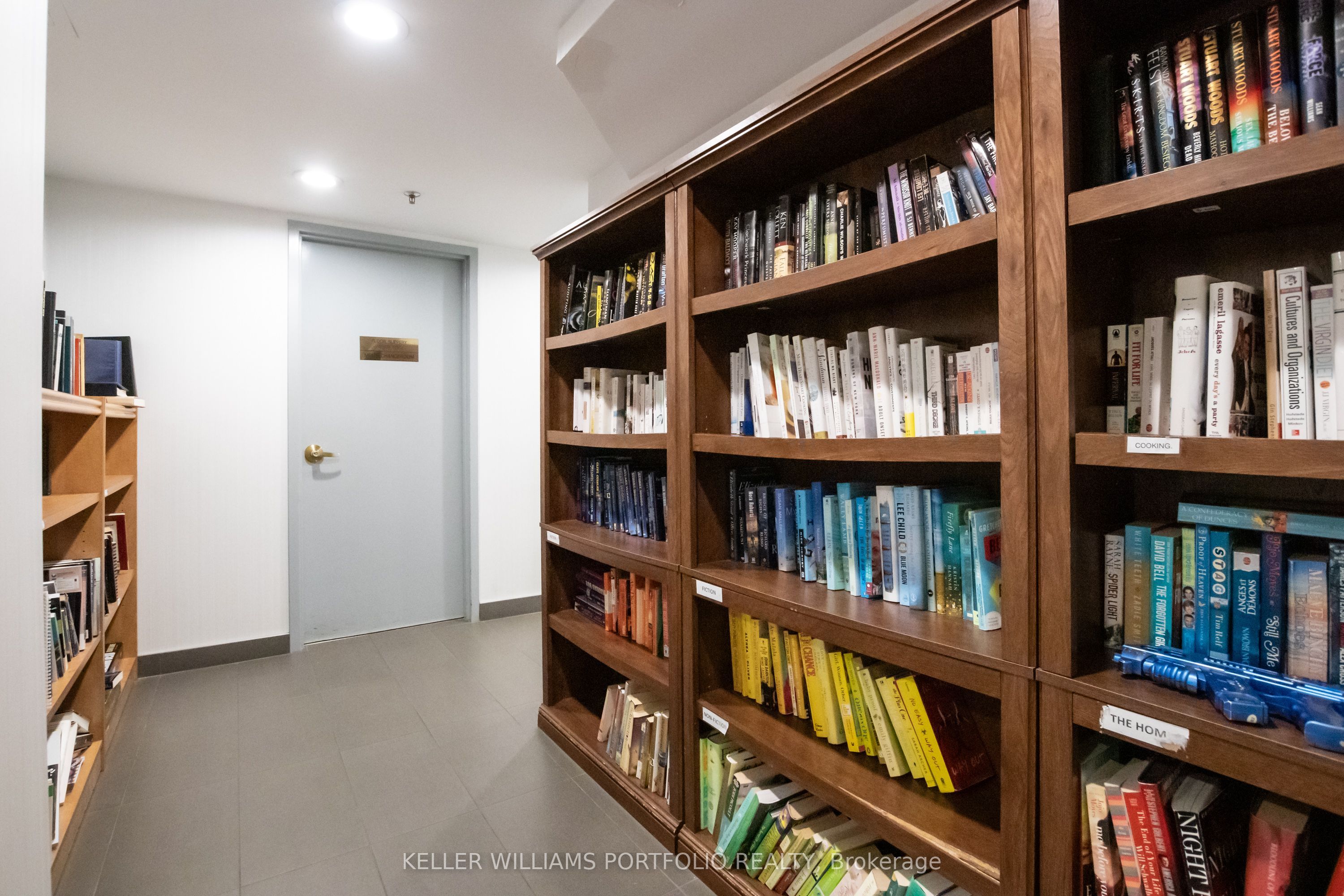 43 Eglinton Avenue E, #1009
