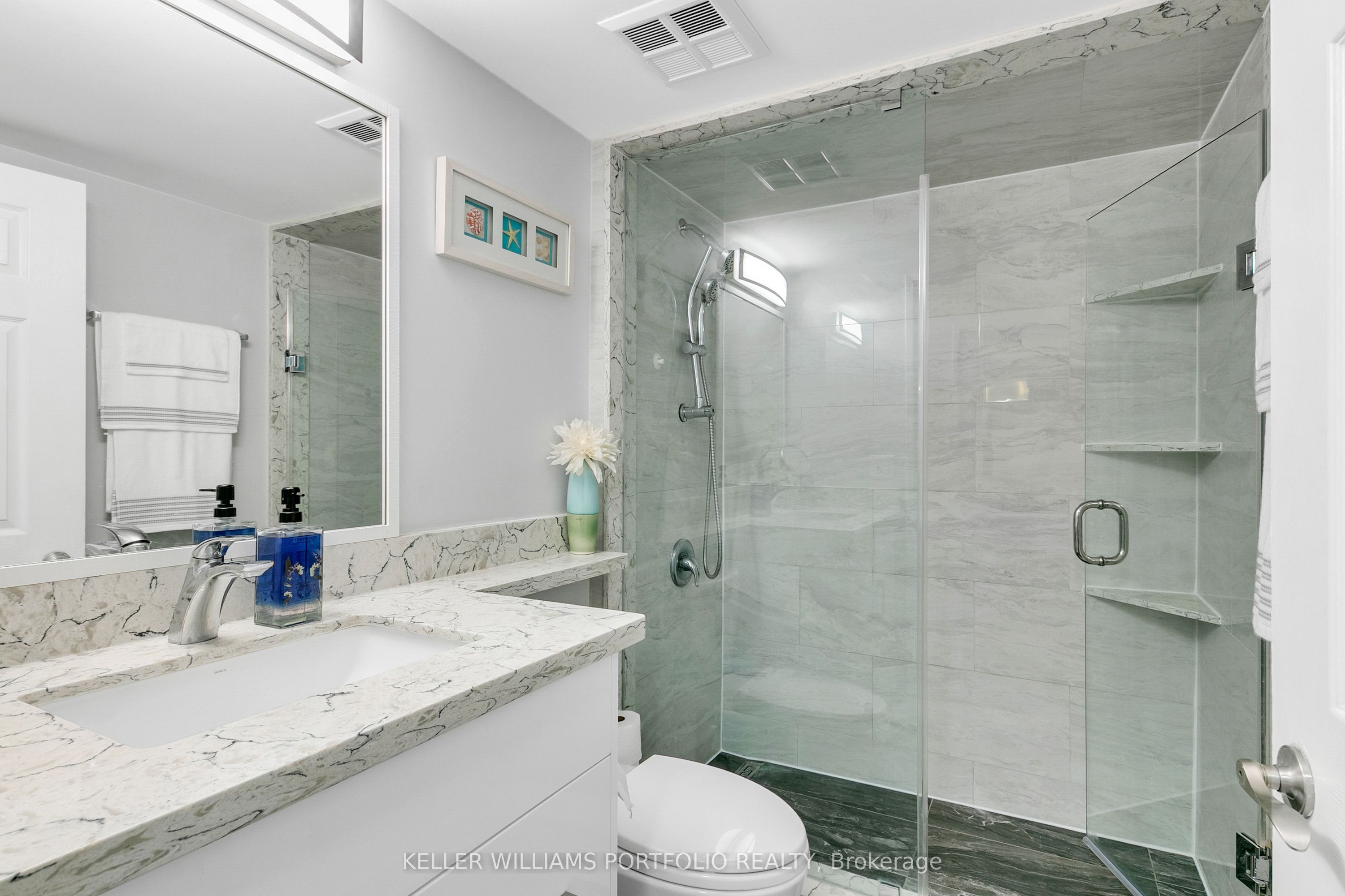 43 Eglinton Avenue E, #1009