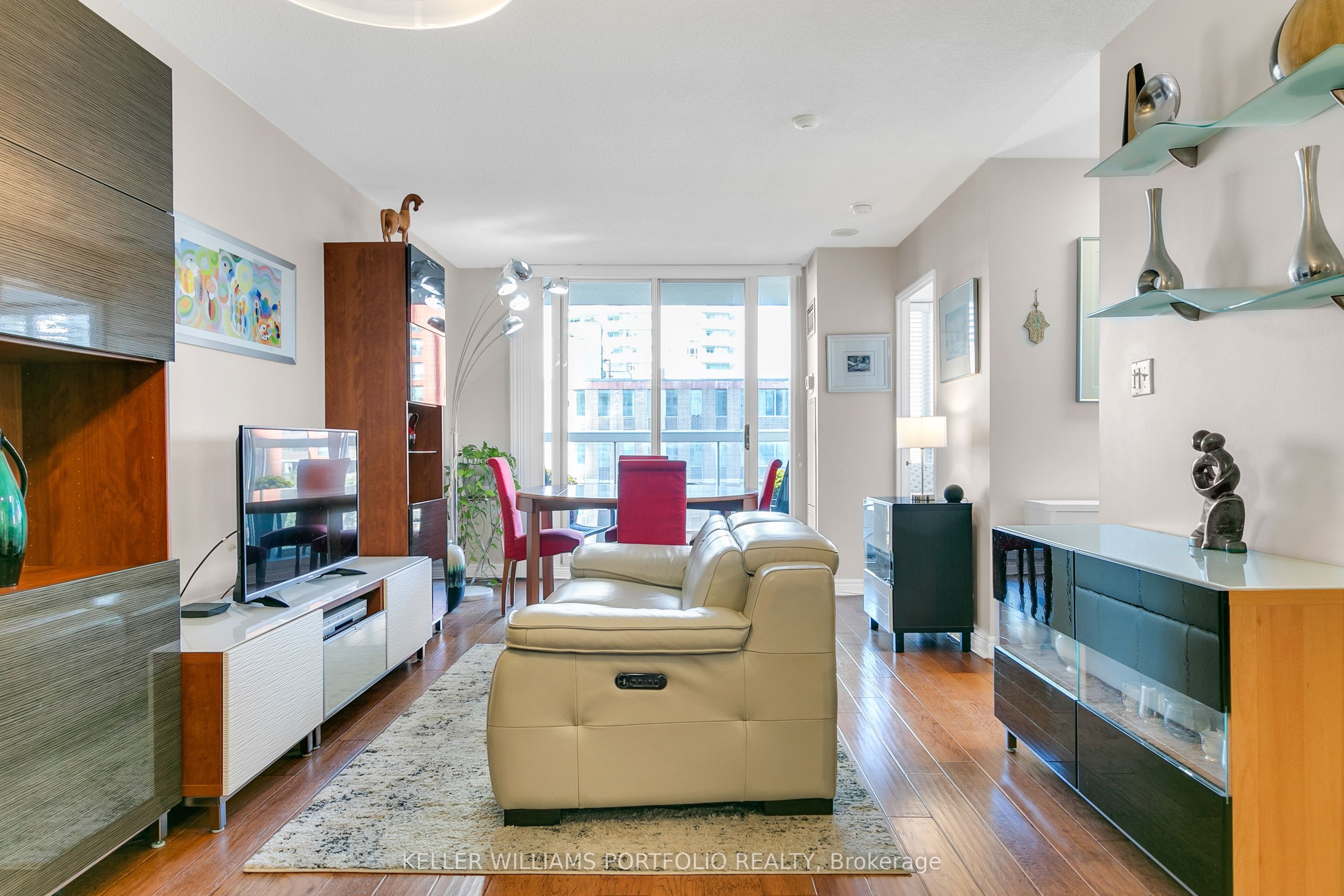 43 Eglinton Avenue E, #1009