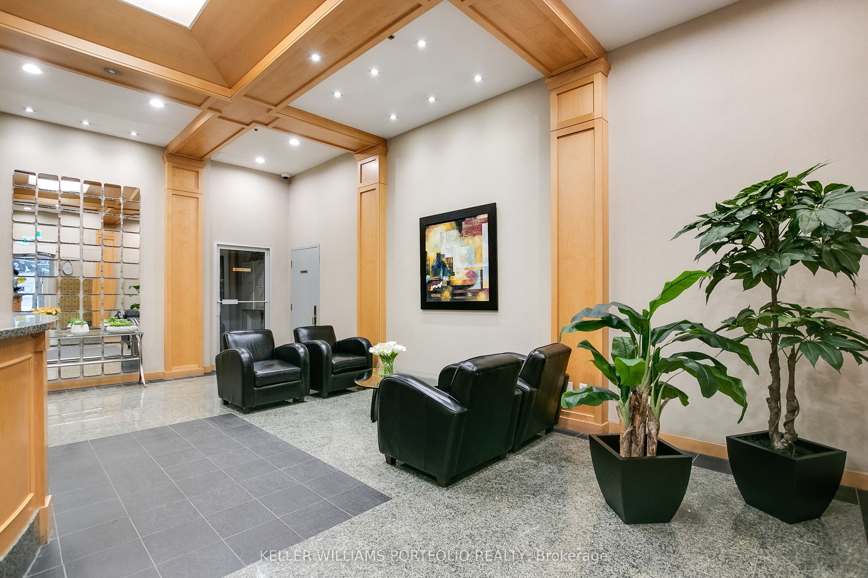 43 Eglinton Avenue E, #1009