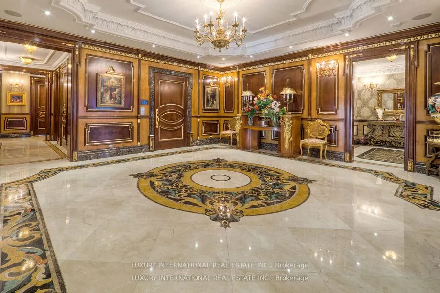 118 Yorkville Avenue #703