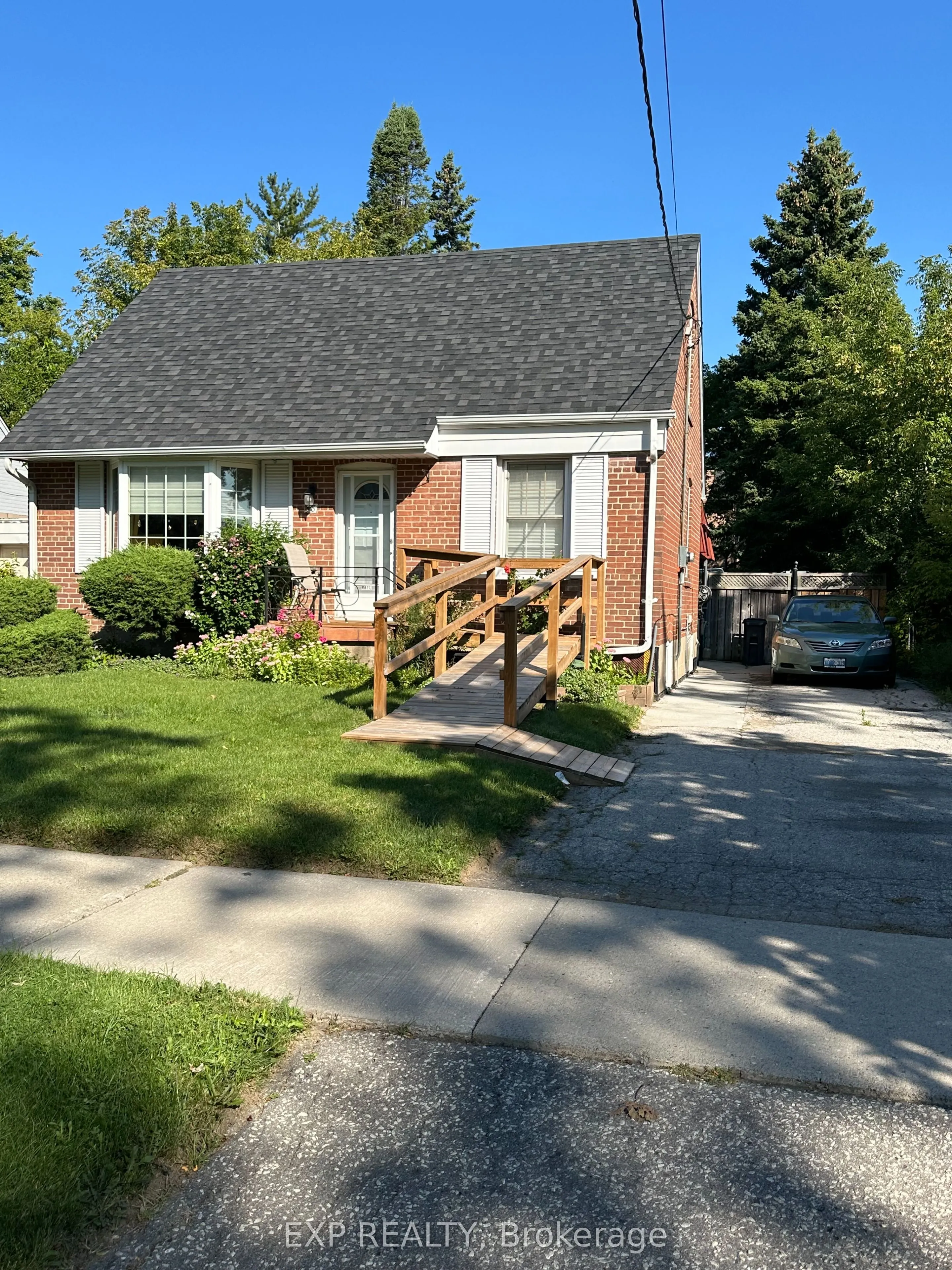 18 Pleasant Avenue