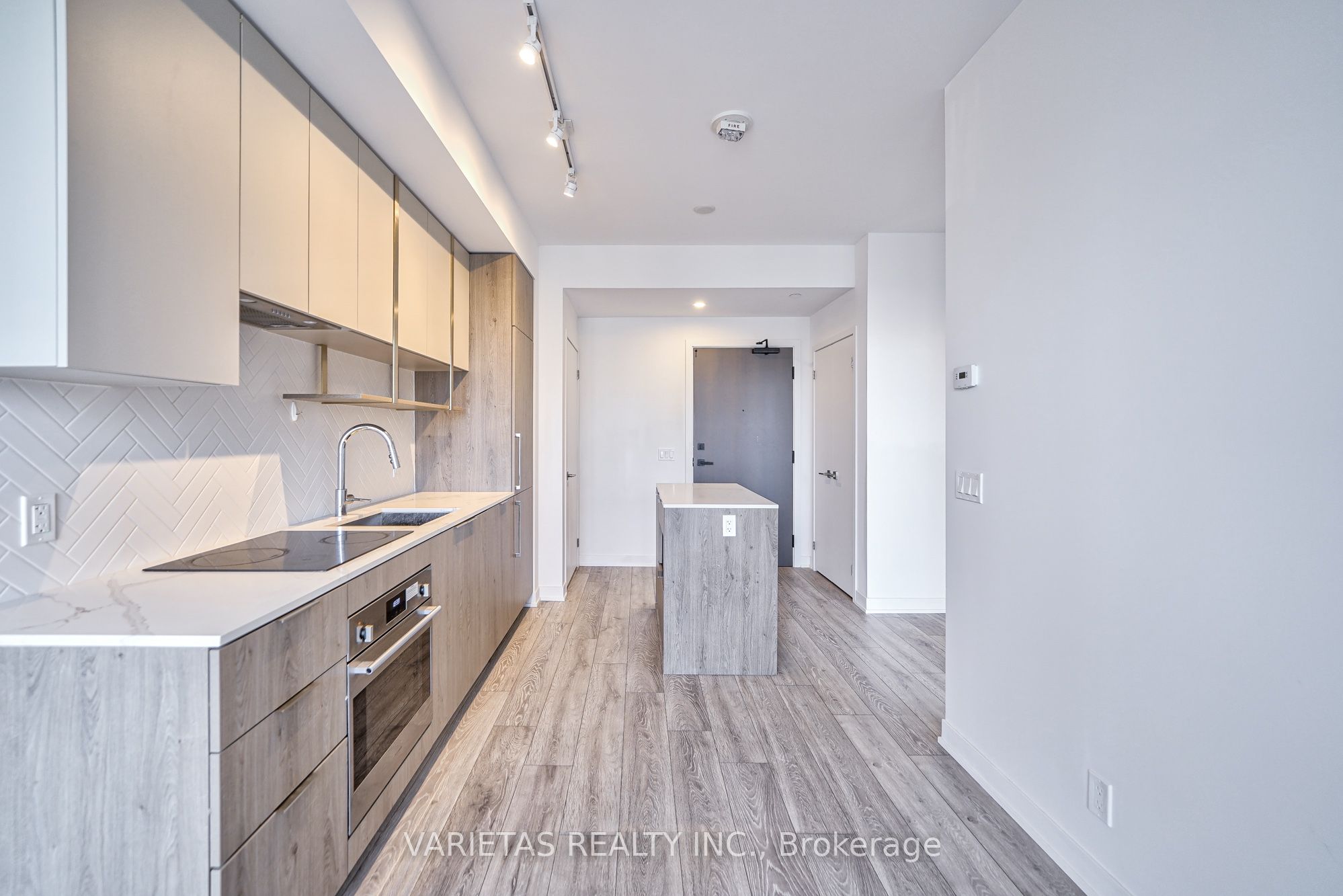 15 Holmes Avenue #1906