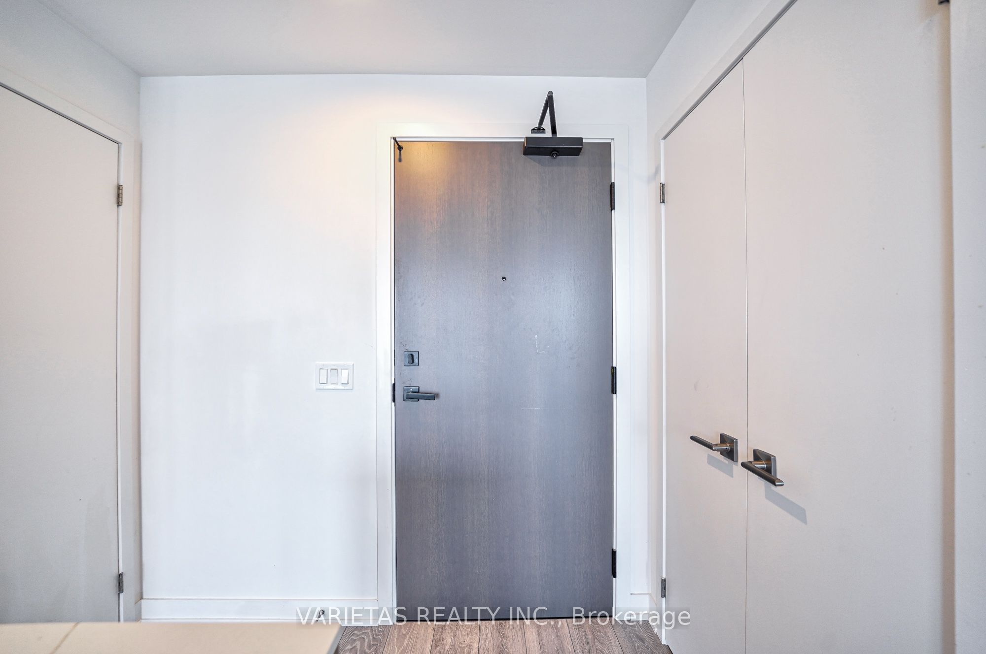 15 Holmes Avenue #1906