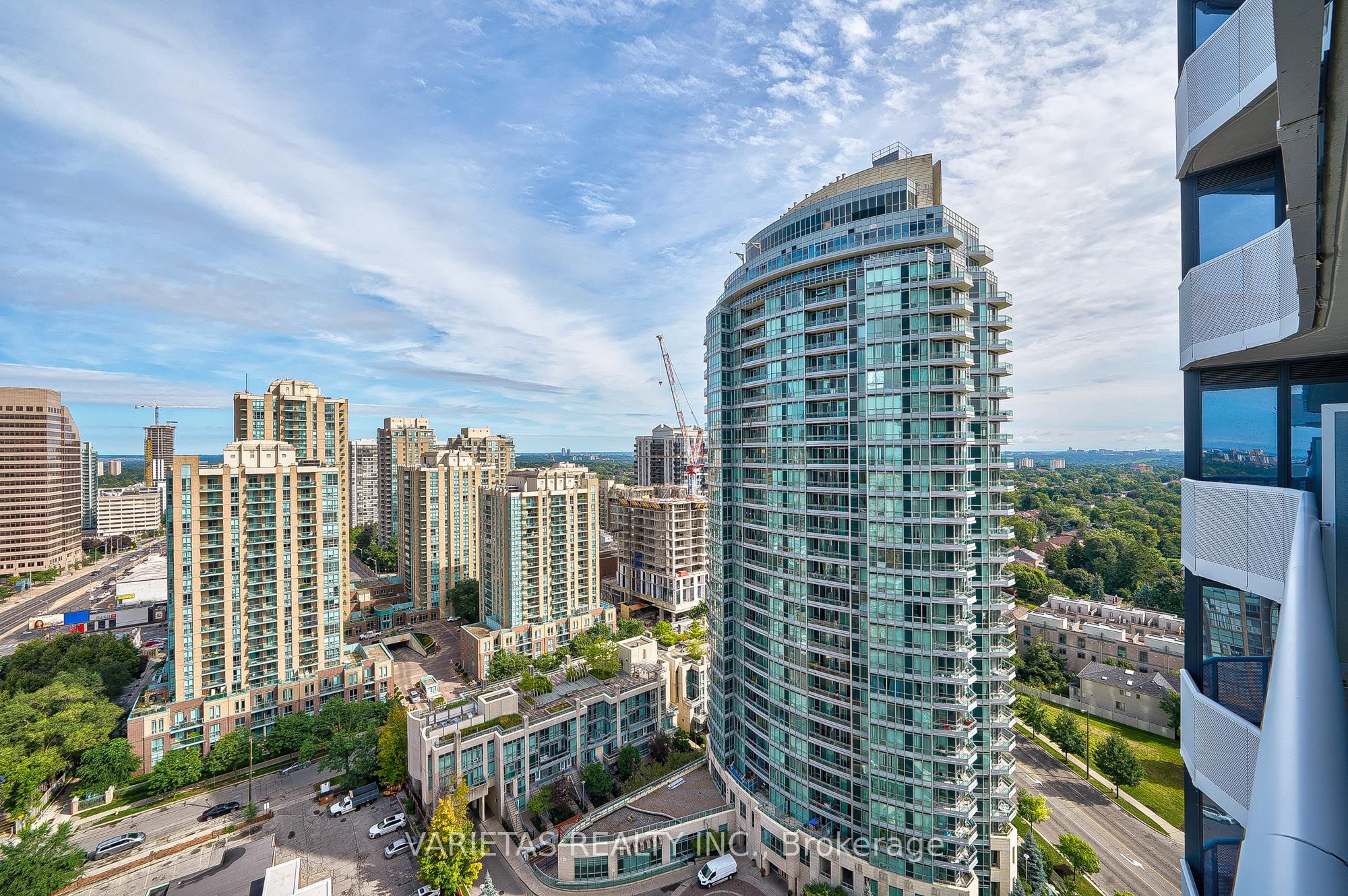 15 Holmes Avenue #1906