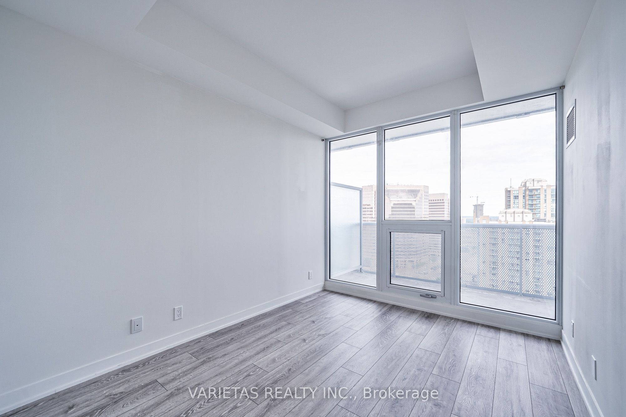 15 Holmes Avenue #1906