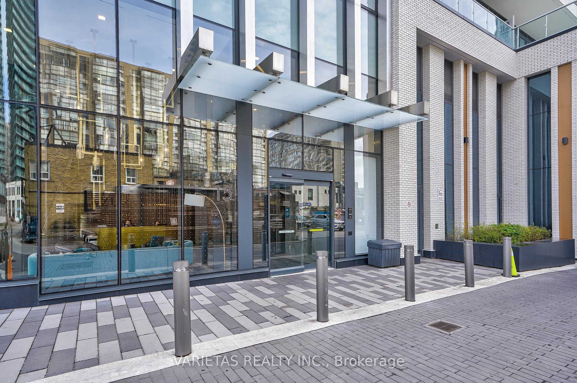 15 Holmes Avenue #1906