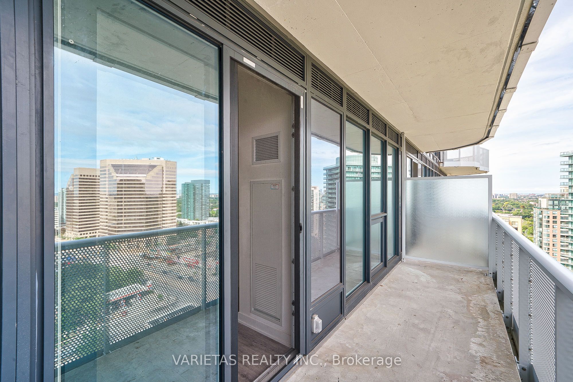 15 Holmes Avenue #1906