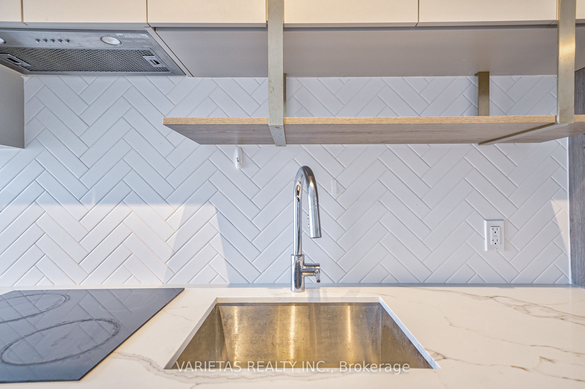 15 Holmes Avenue #1906