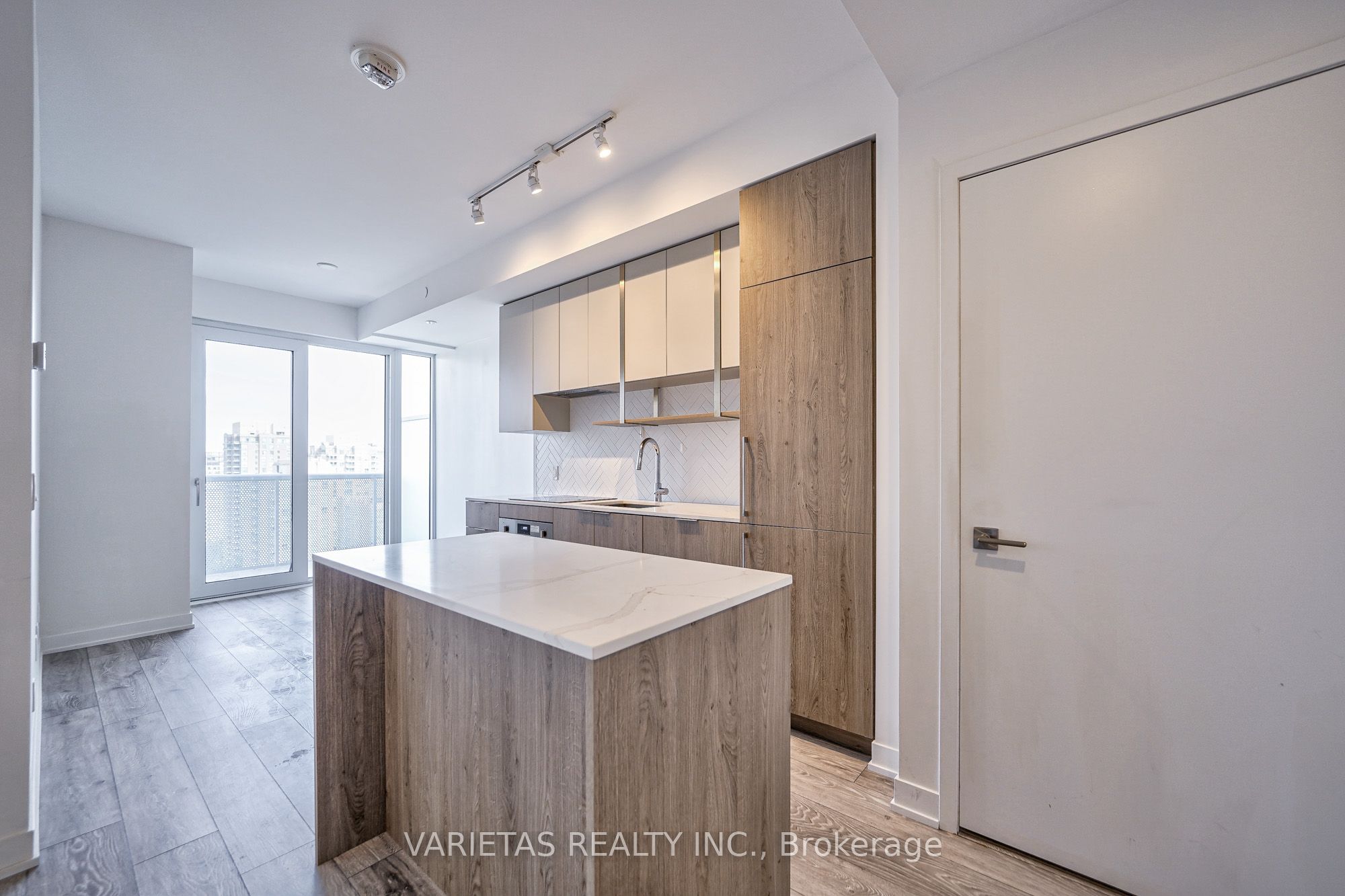 15 Holmes Avenue #1906
