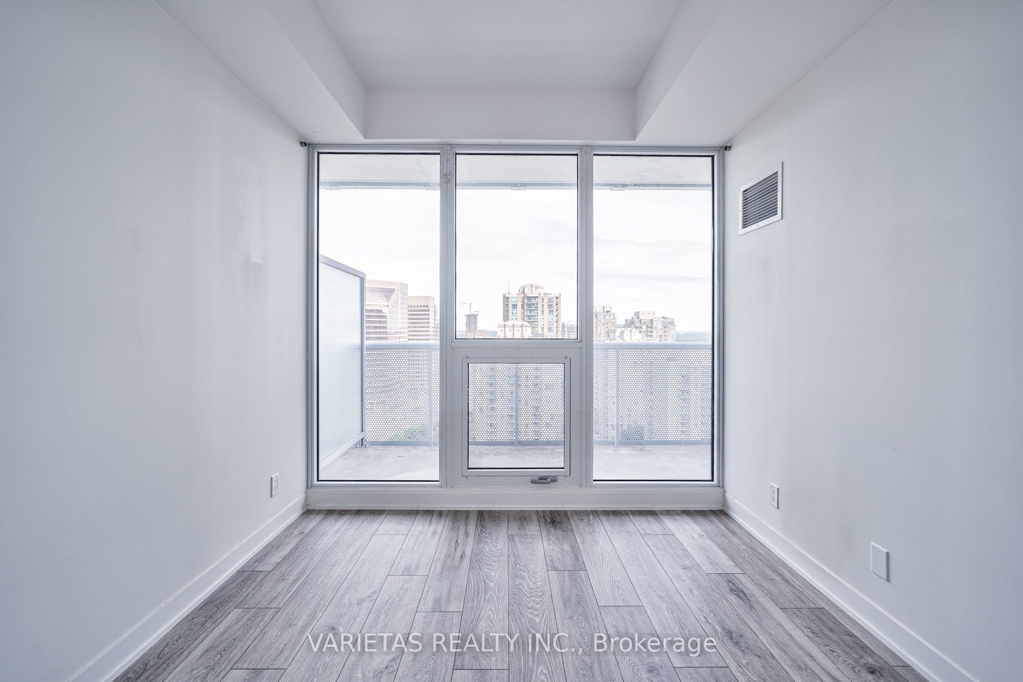 15 Holmes Avenue #1906