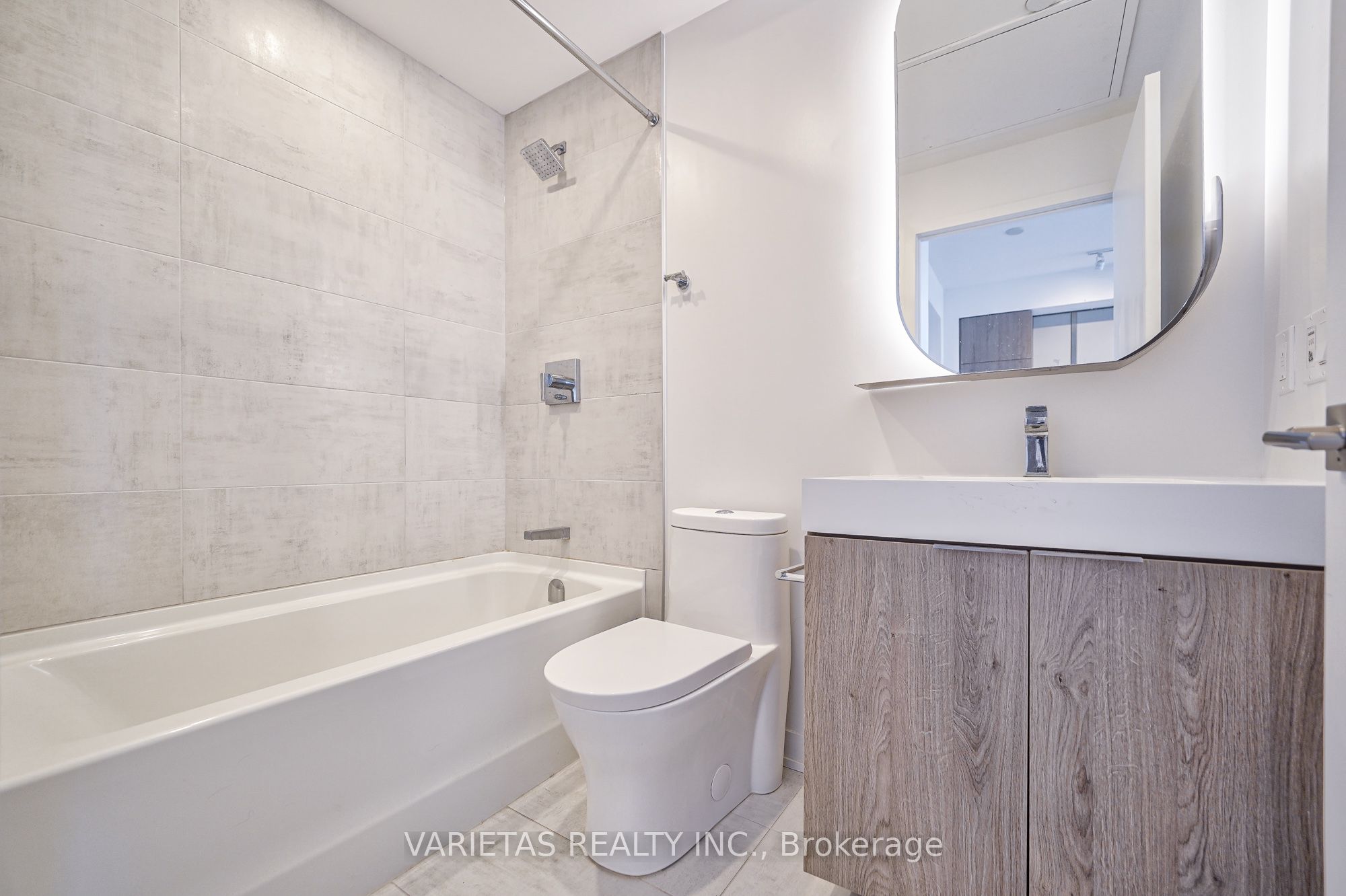 15 Holmes Avenue #1906