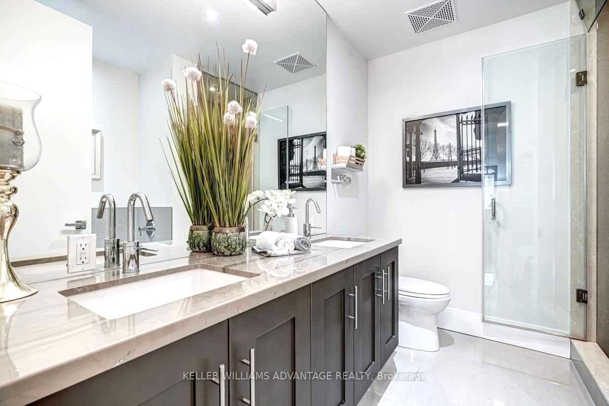 29 Queens Quay E #616