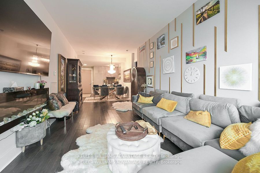 29 Queens Quay E #616