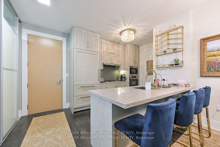 29 Queens Quay E #616