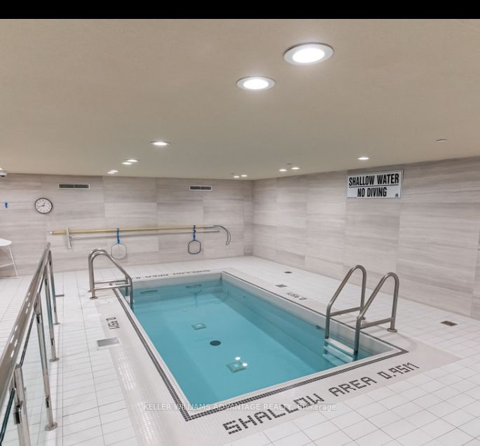 29 Queens Quay E #616