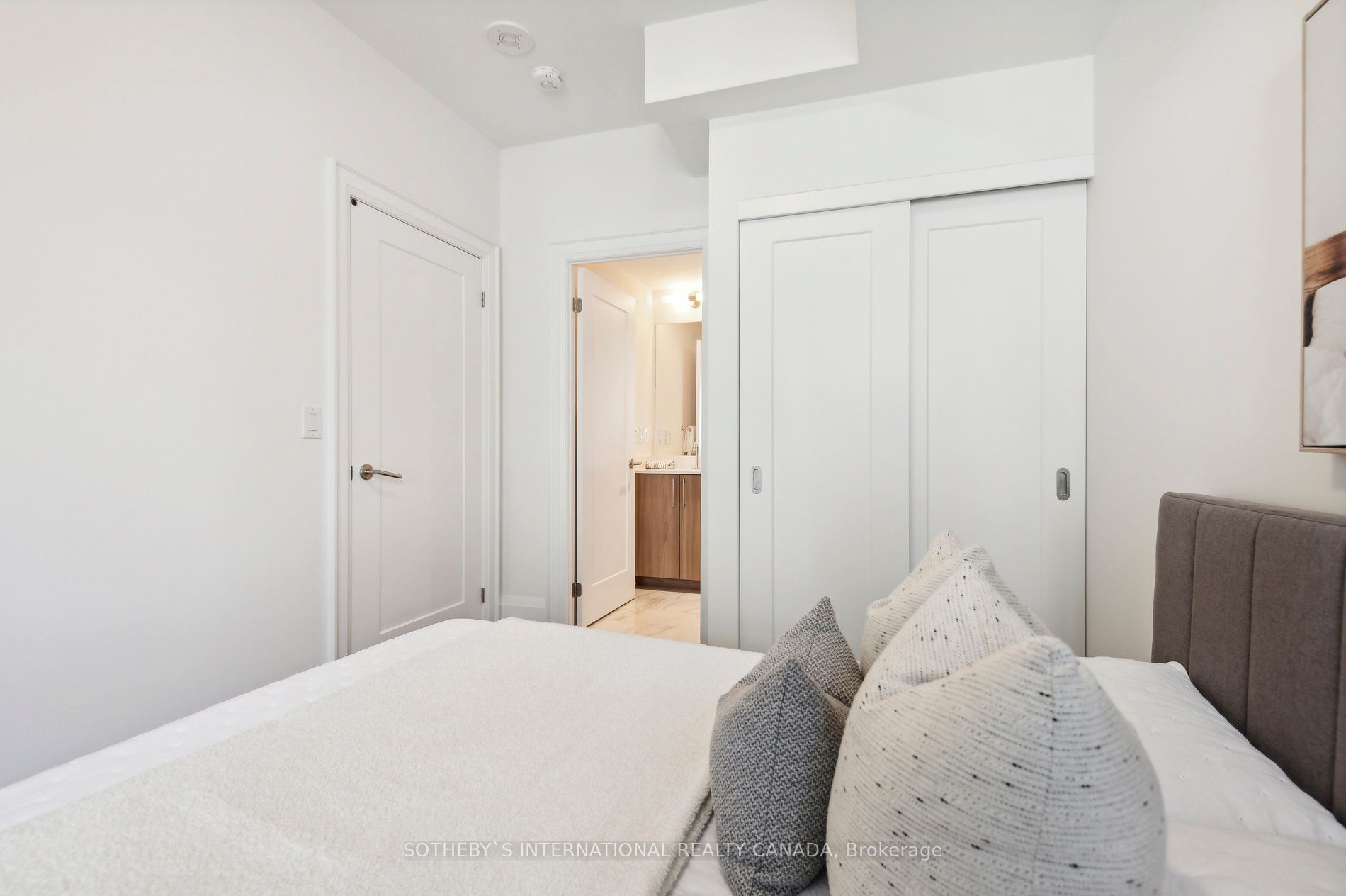 88 Cumberland Street #1201