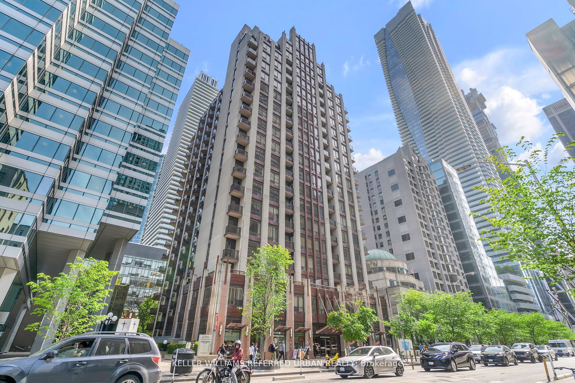 85 Bloor Street E, #1014