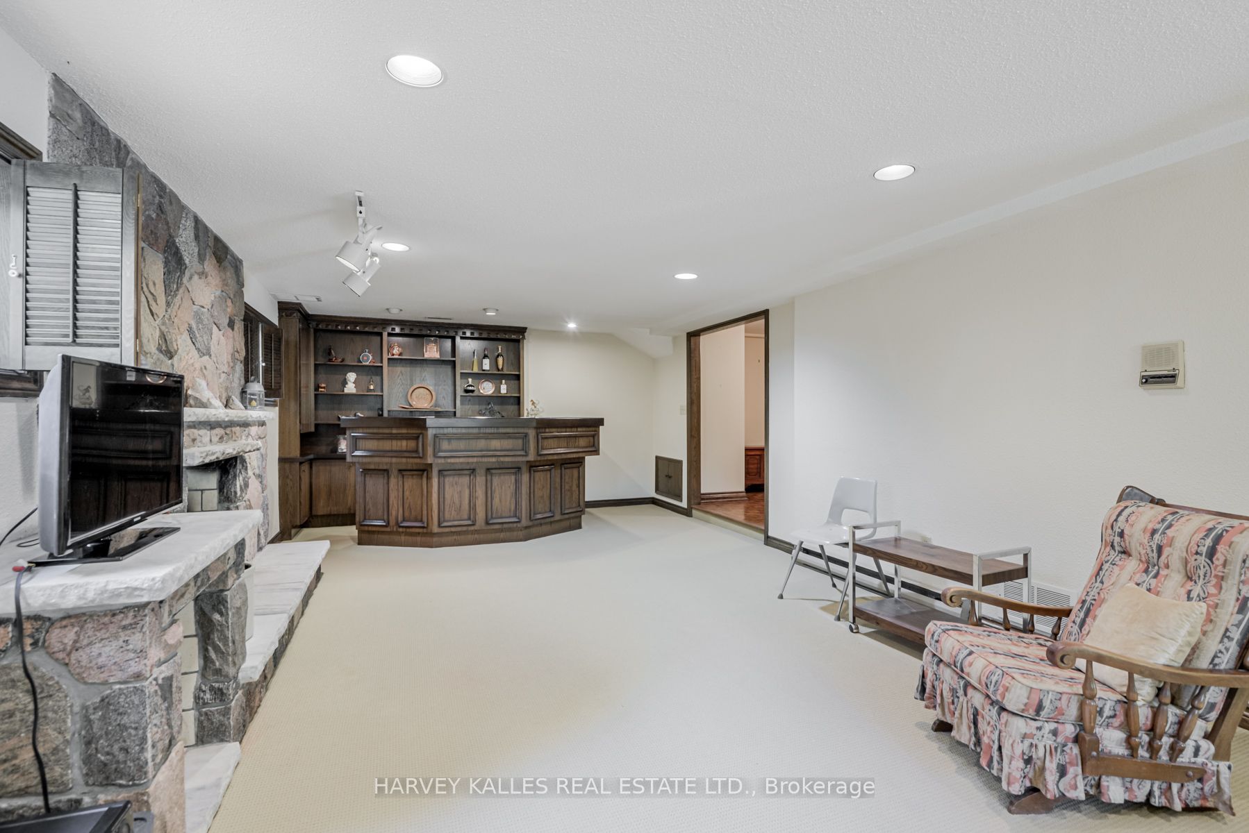 16 Bobwhite Crescent