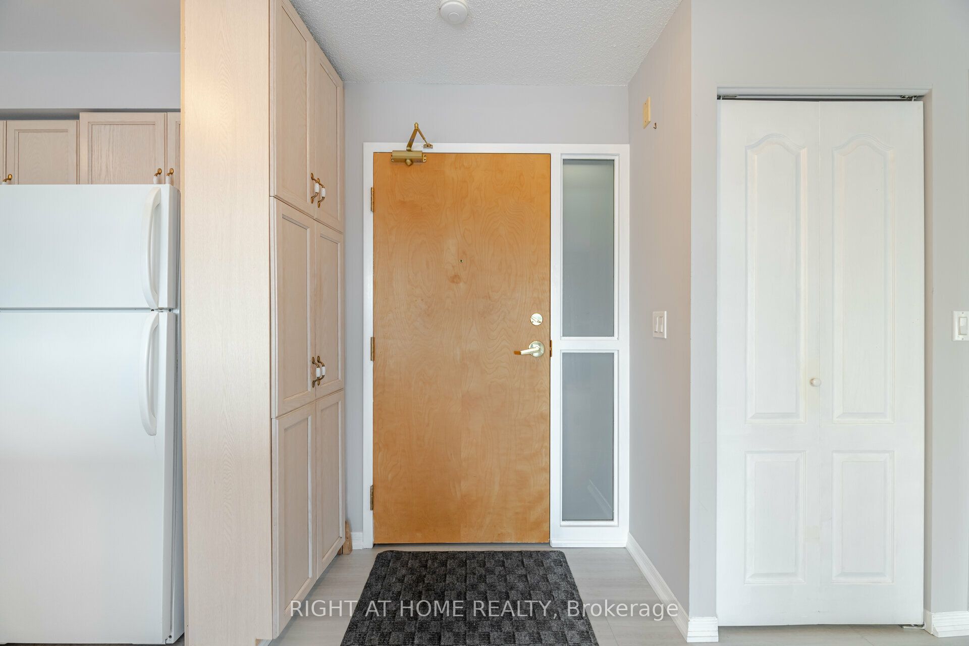 1387 Bayview Avenue #306