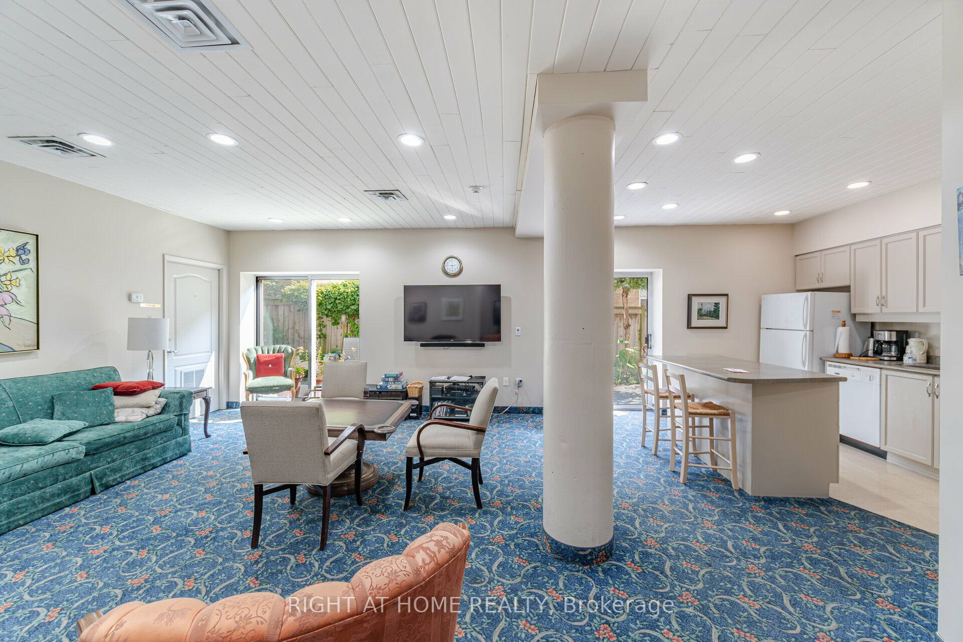 1387 Bayview Avenue #306
