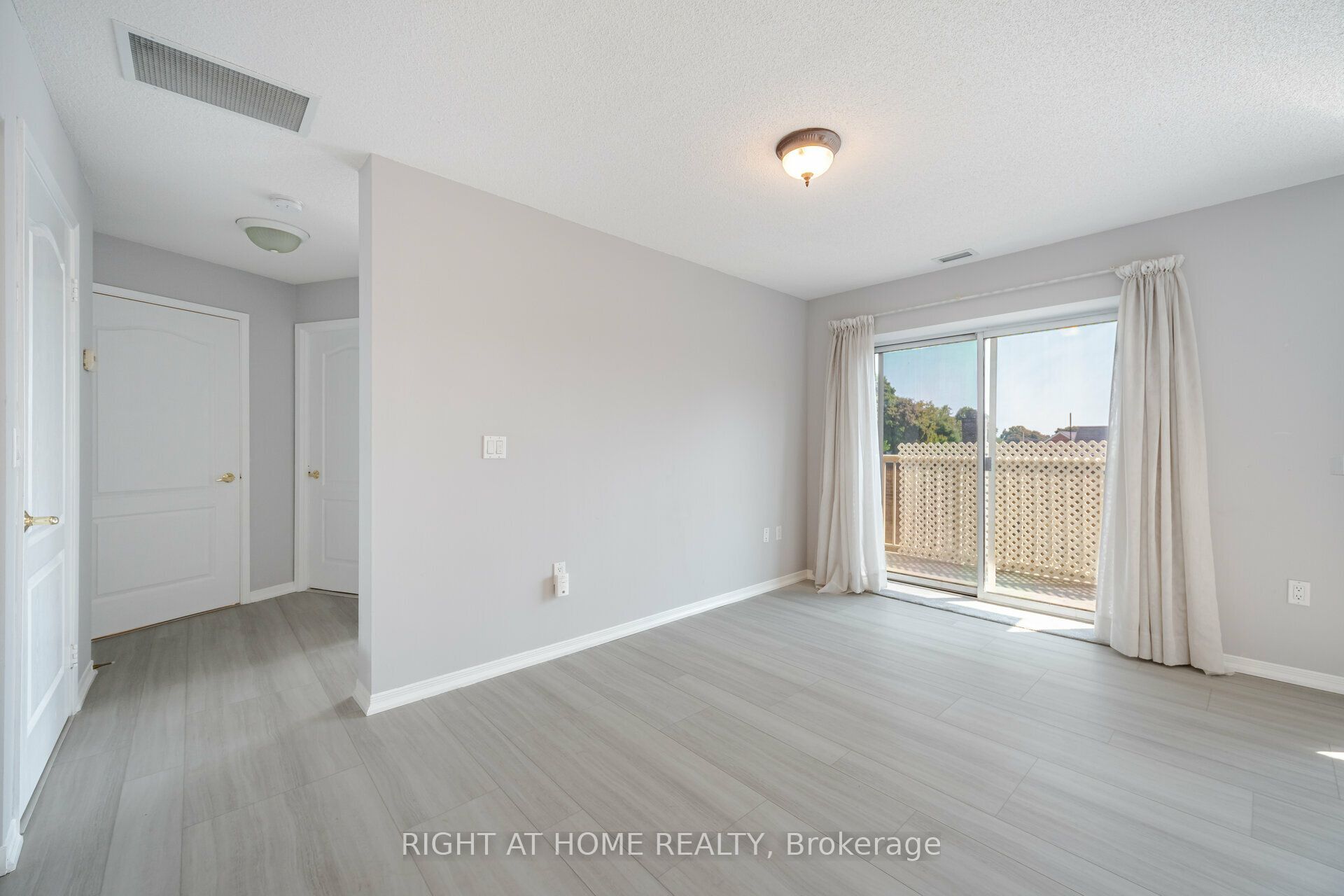 1387 Bayview Avenue #306
