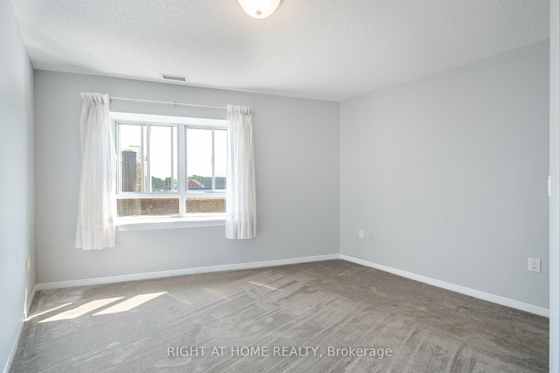 1387 Bayview Avenue #306