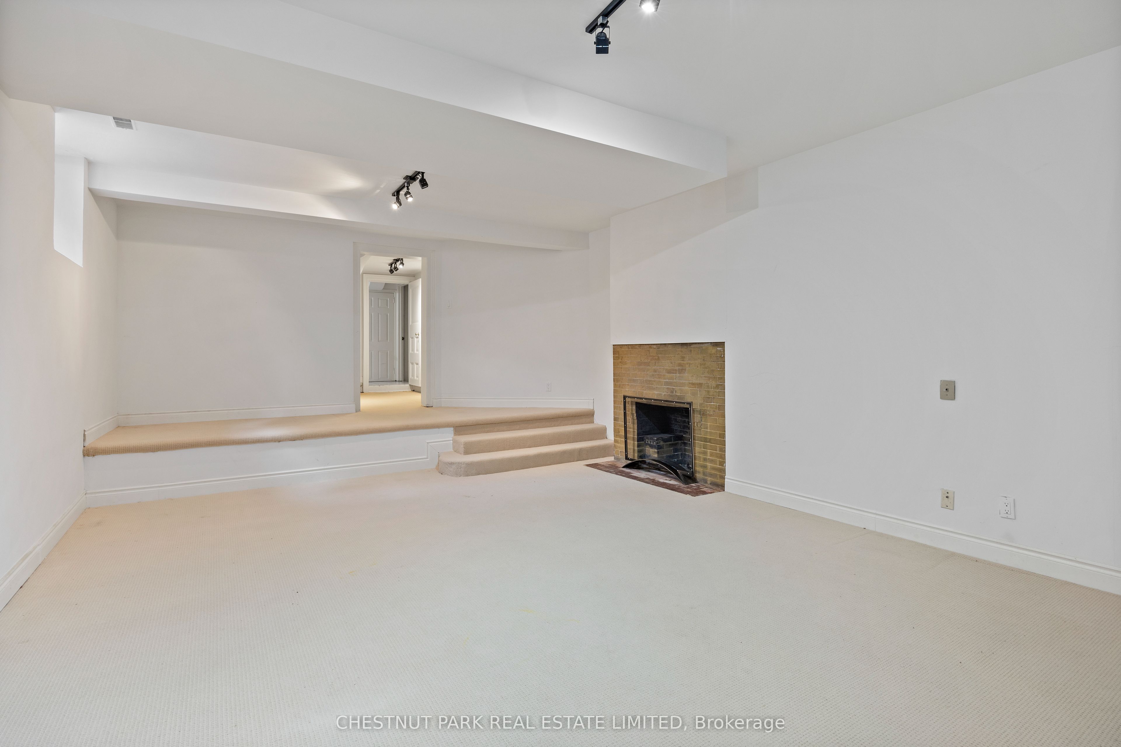48 Crescent Road