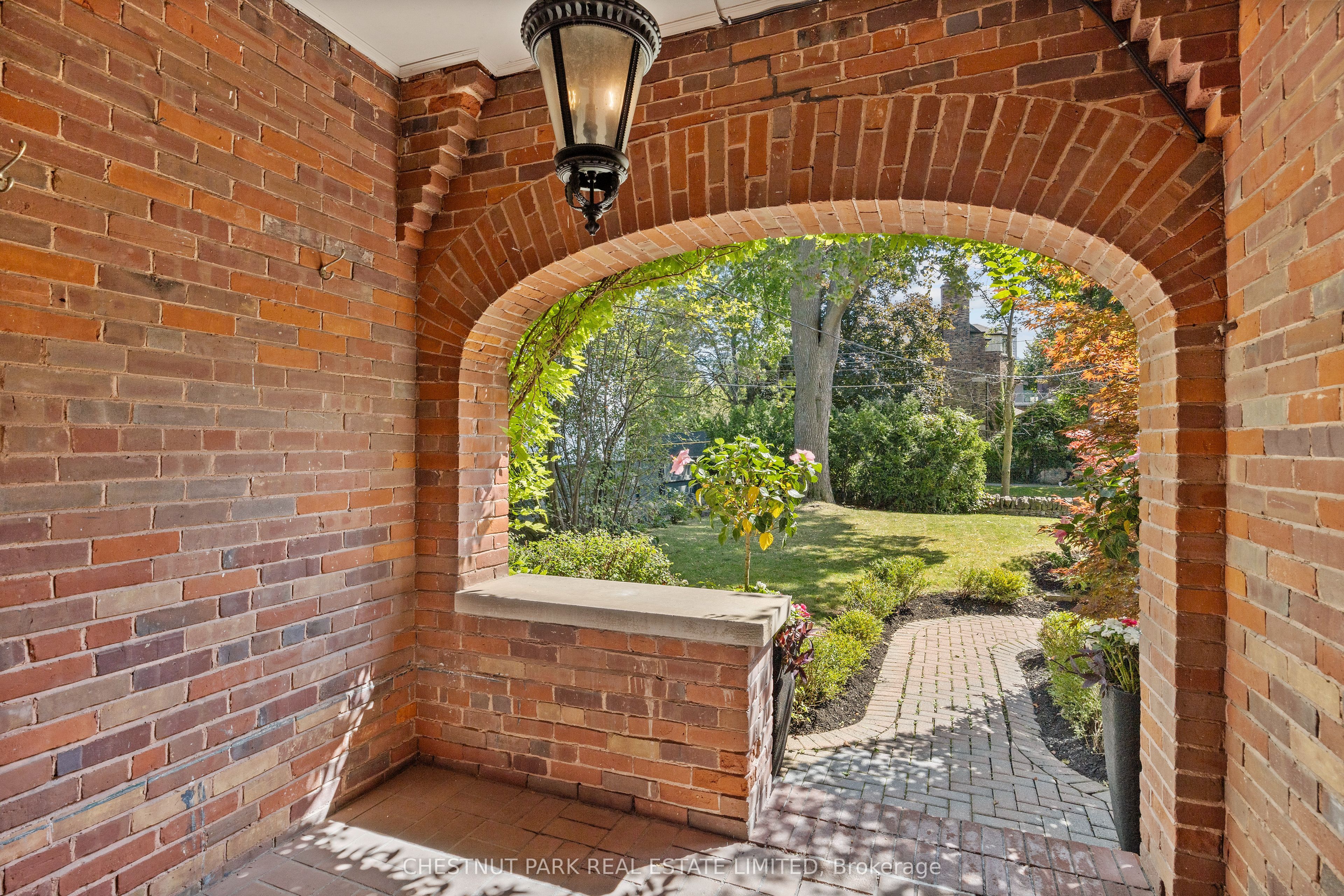 48 Crescent Road