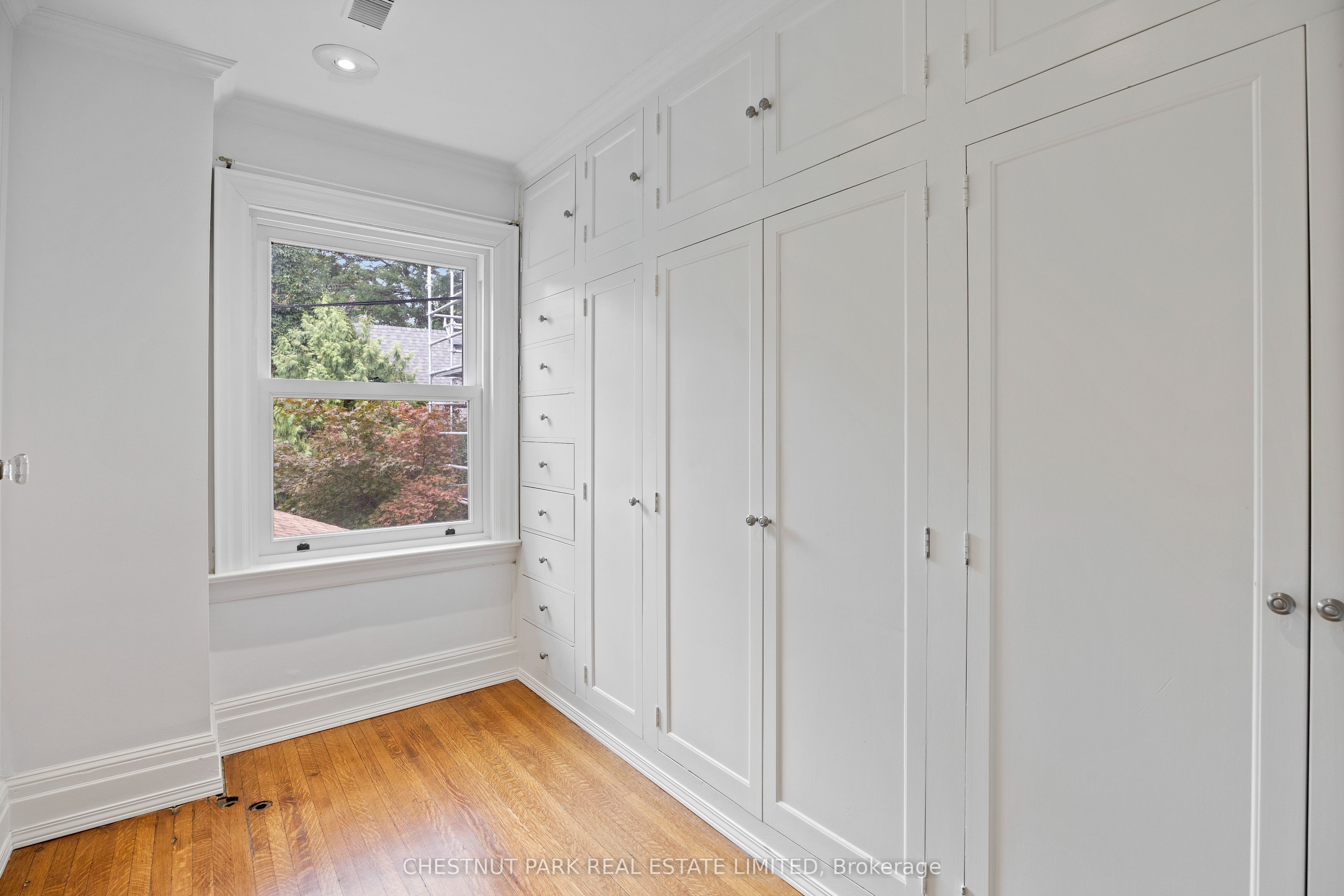48 Crescent Road