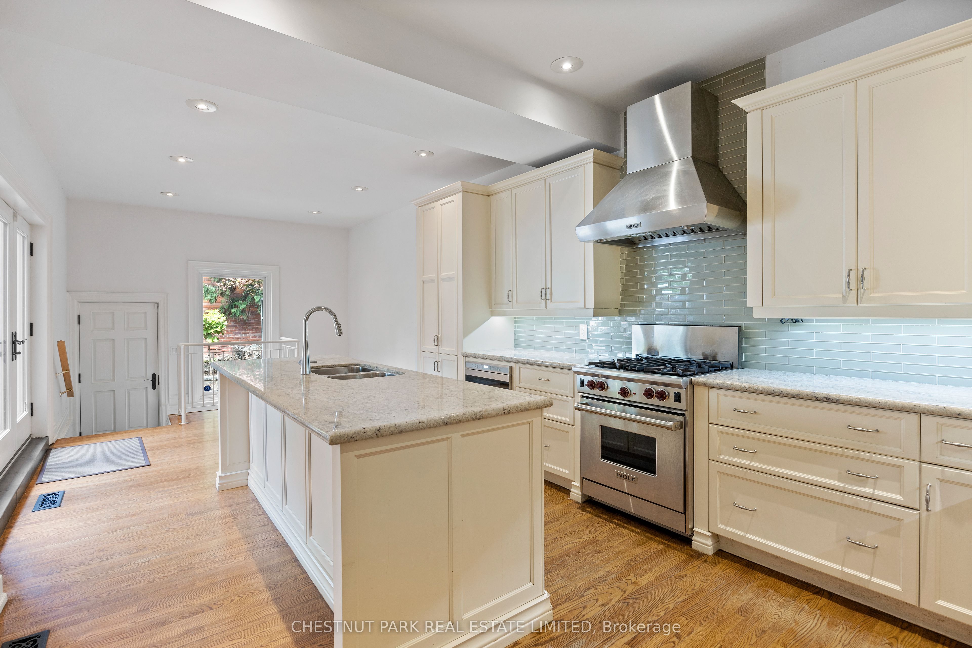 48 Crescent Road