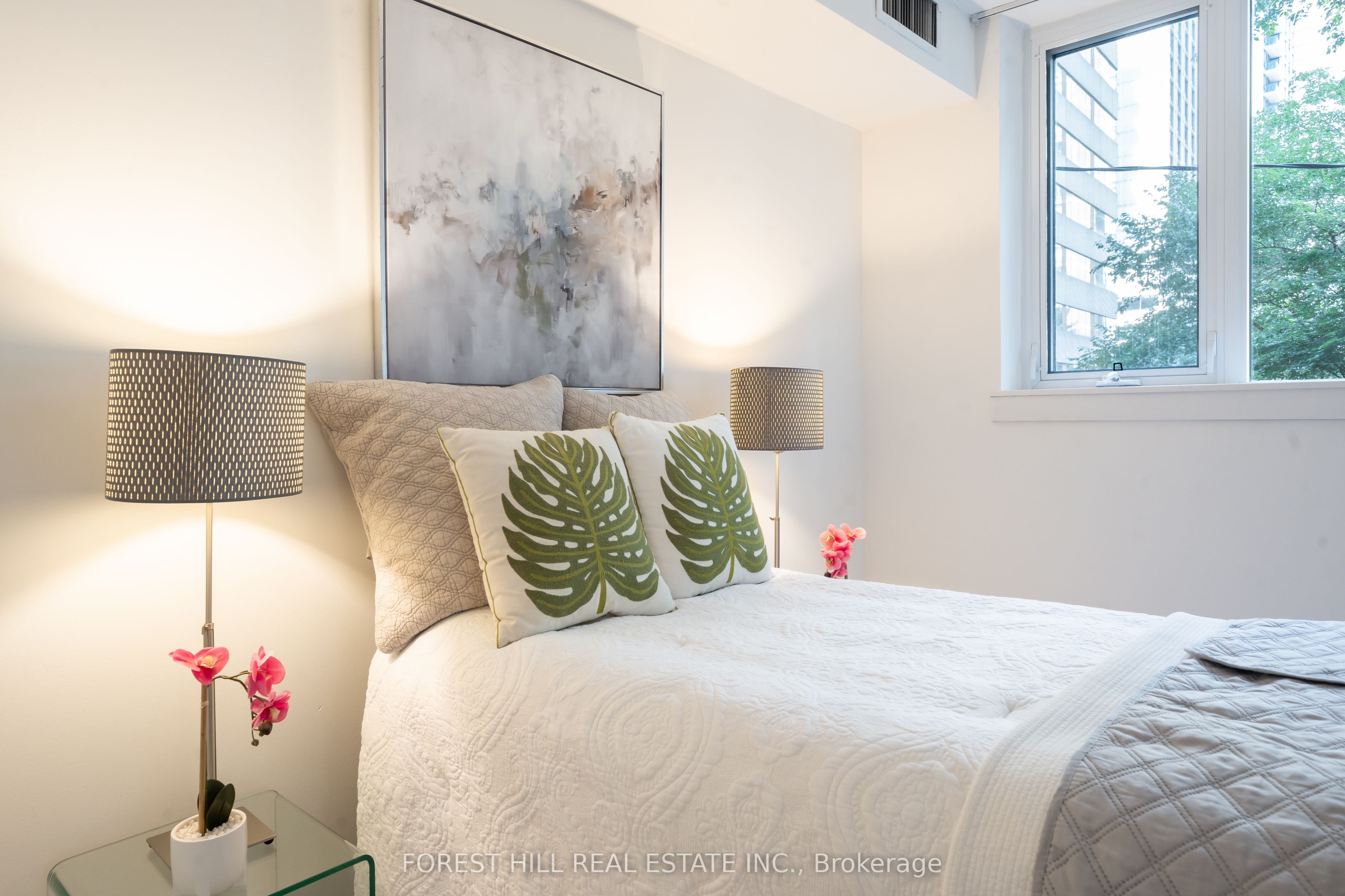 1055 Bay Street, #201