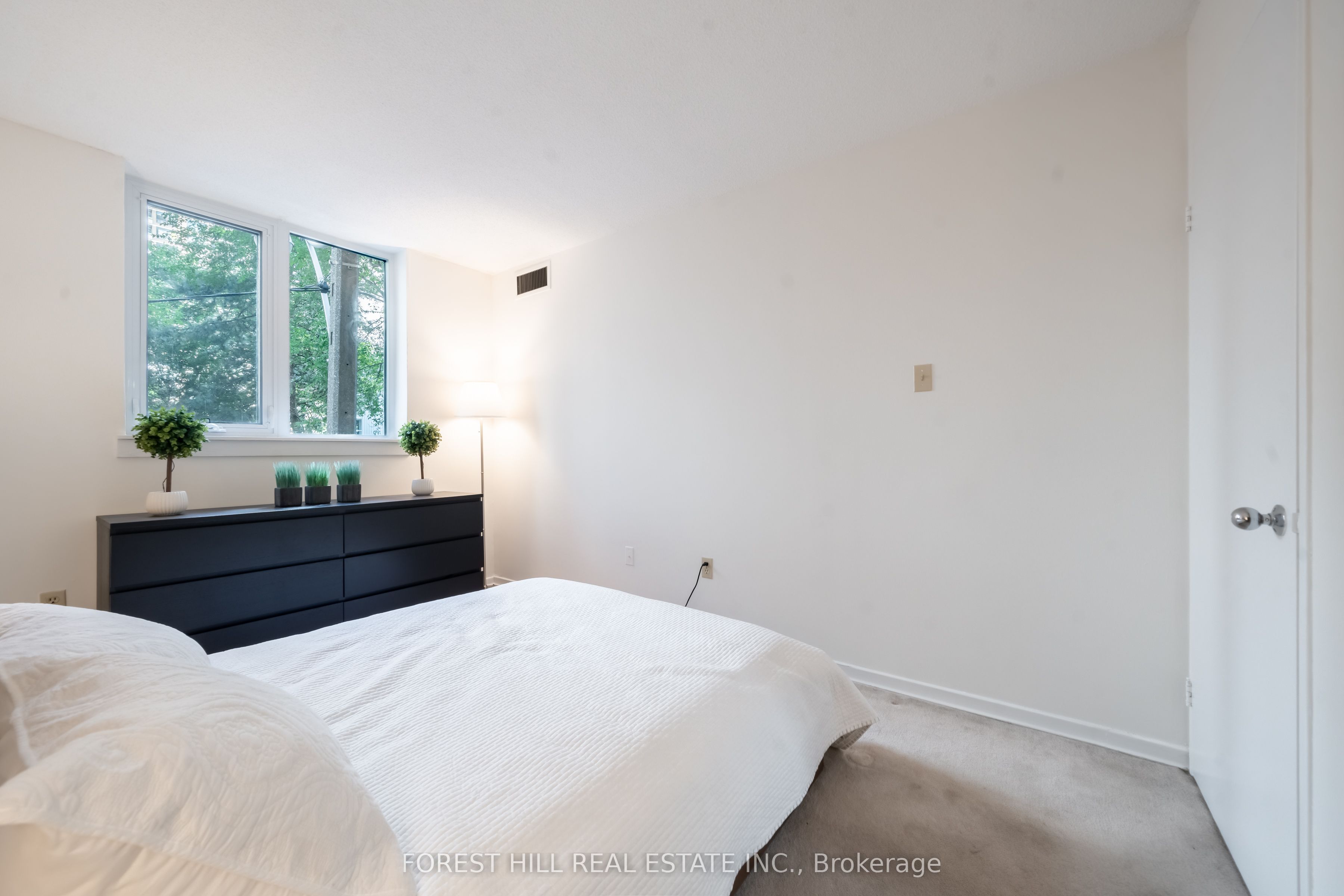 1055 Bay Street, #201