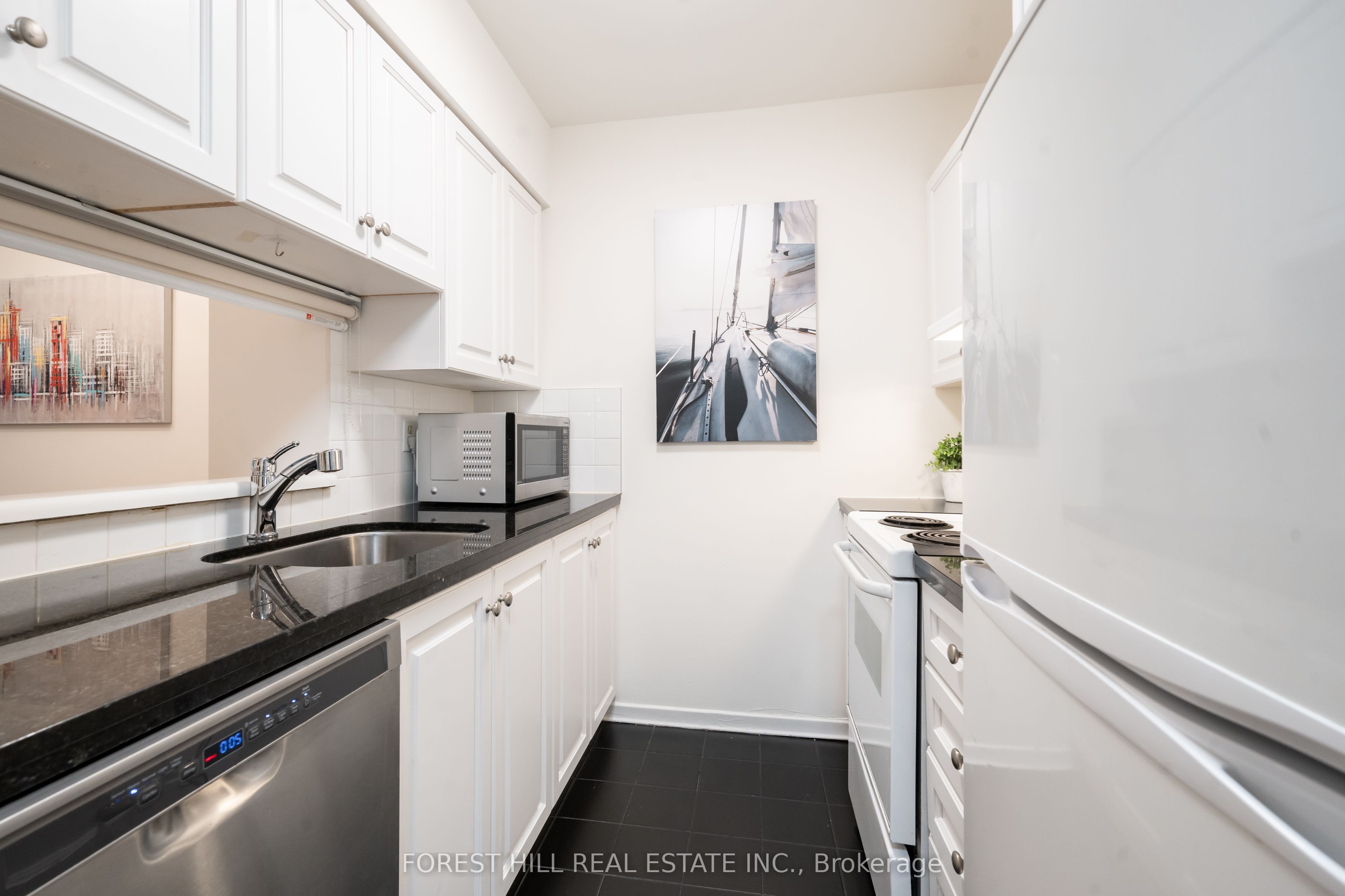 1055 Bay Street, #201