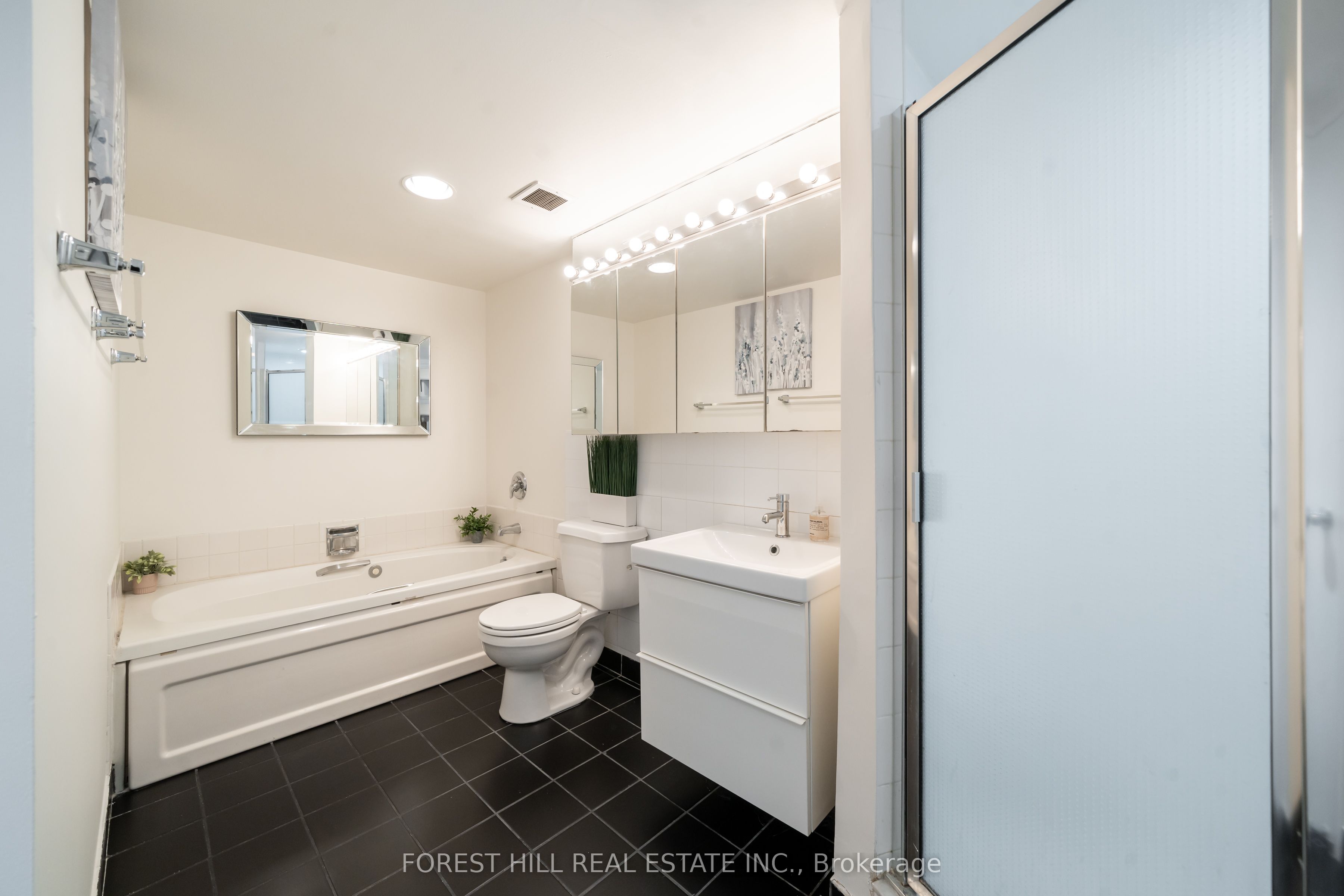 1055 Bay Street, #201