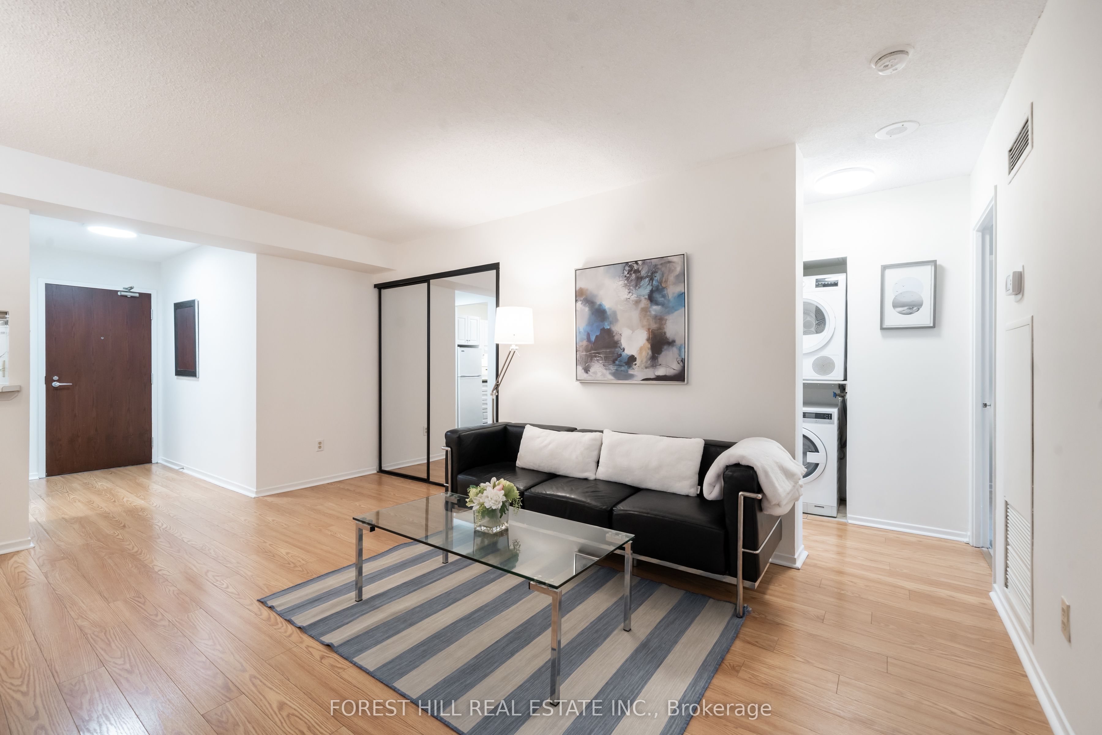 1055 Bay Street, #201
