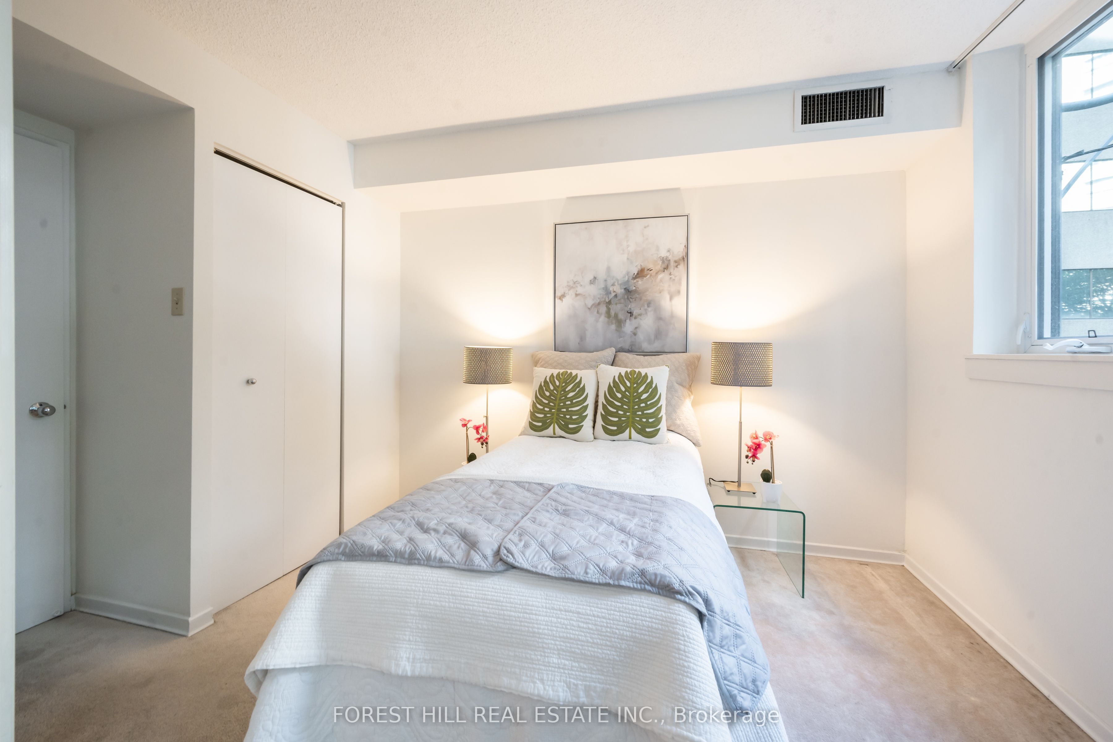 1055 Bay Street, #201