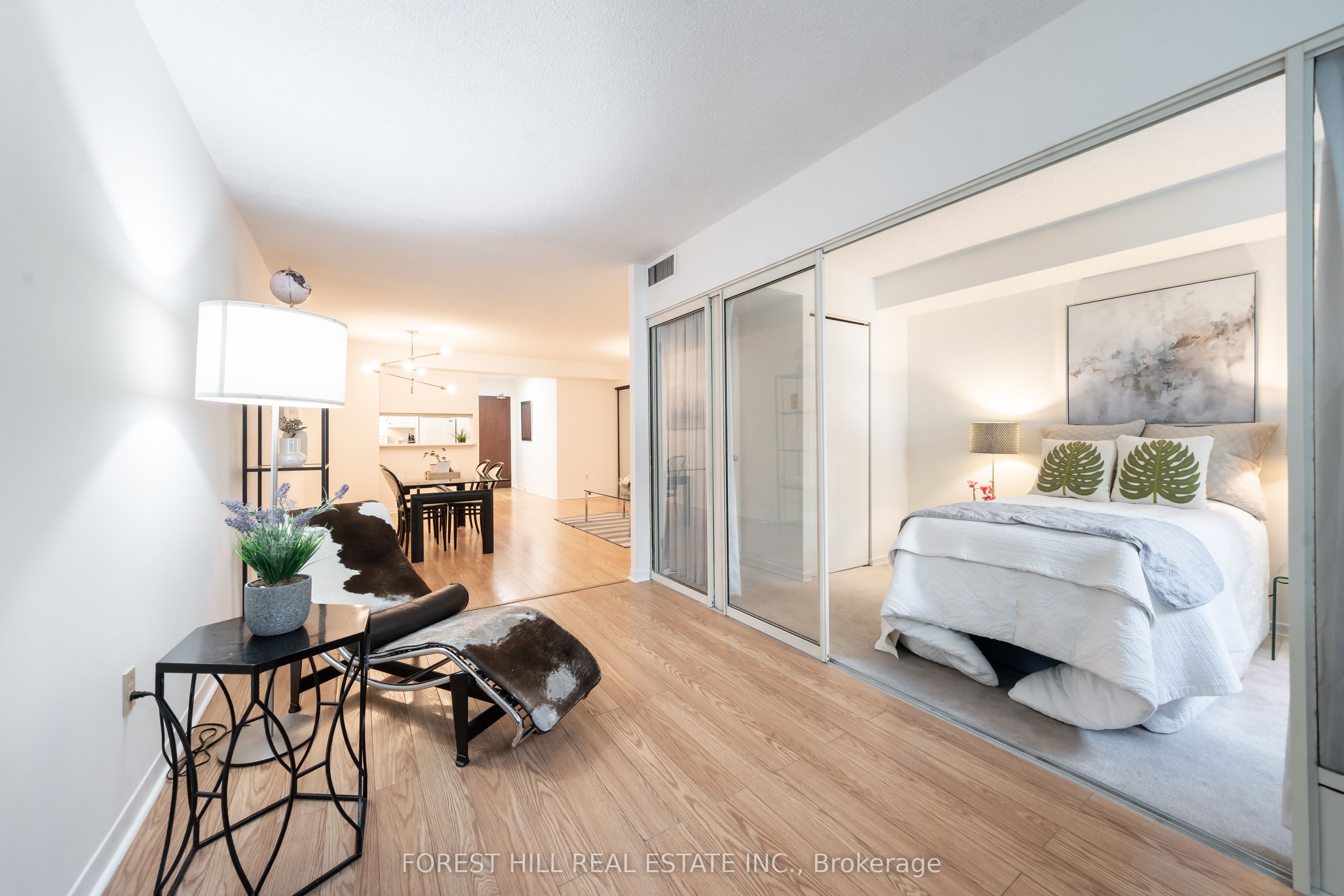 1055 Bay Street, #201