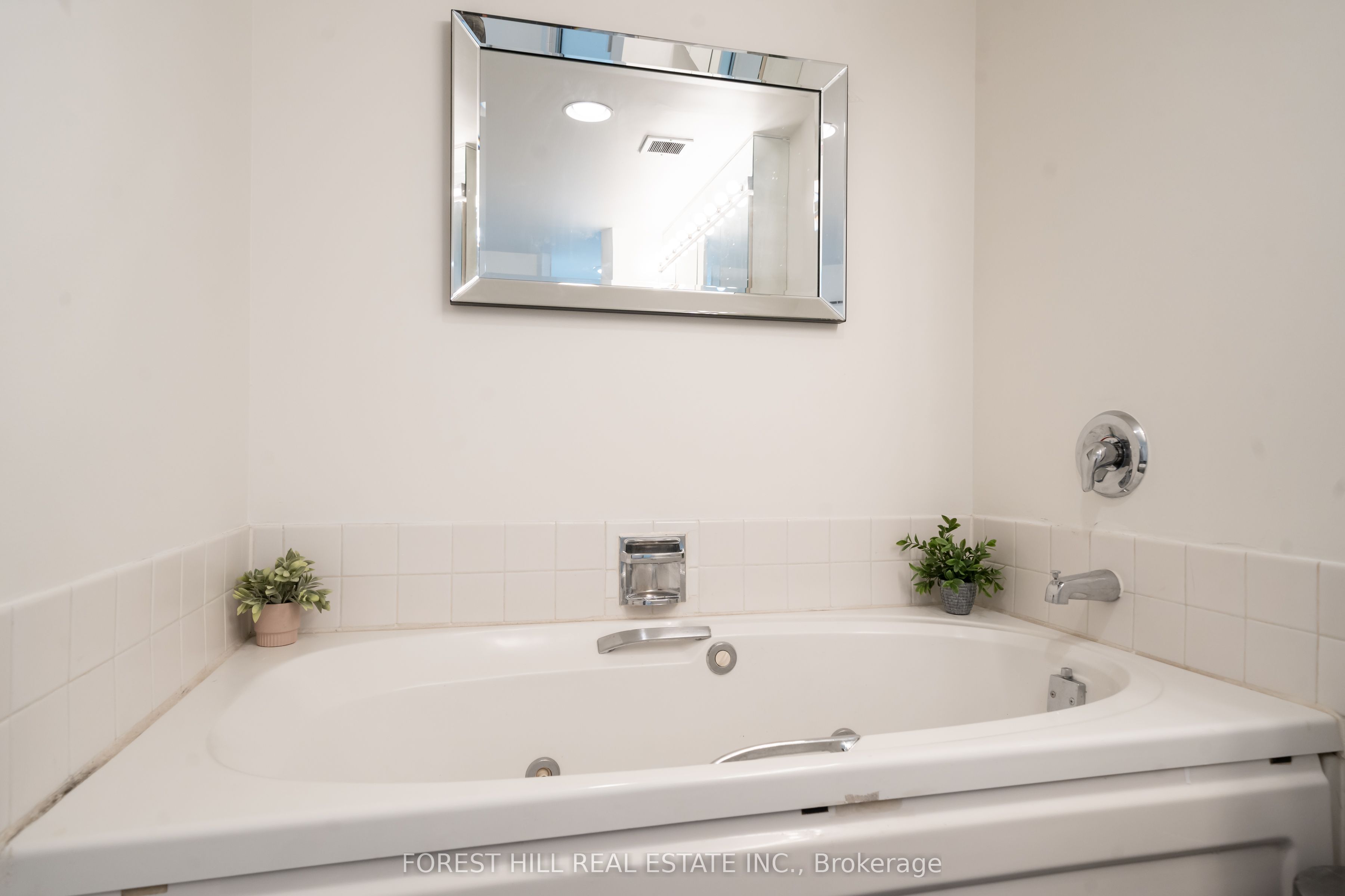 1055 Bay Street, #201