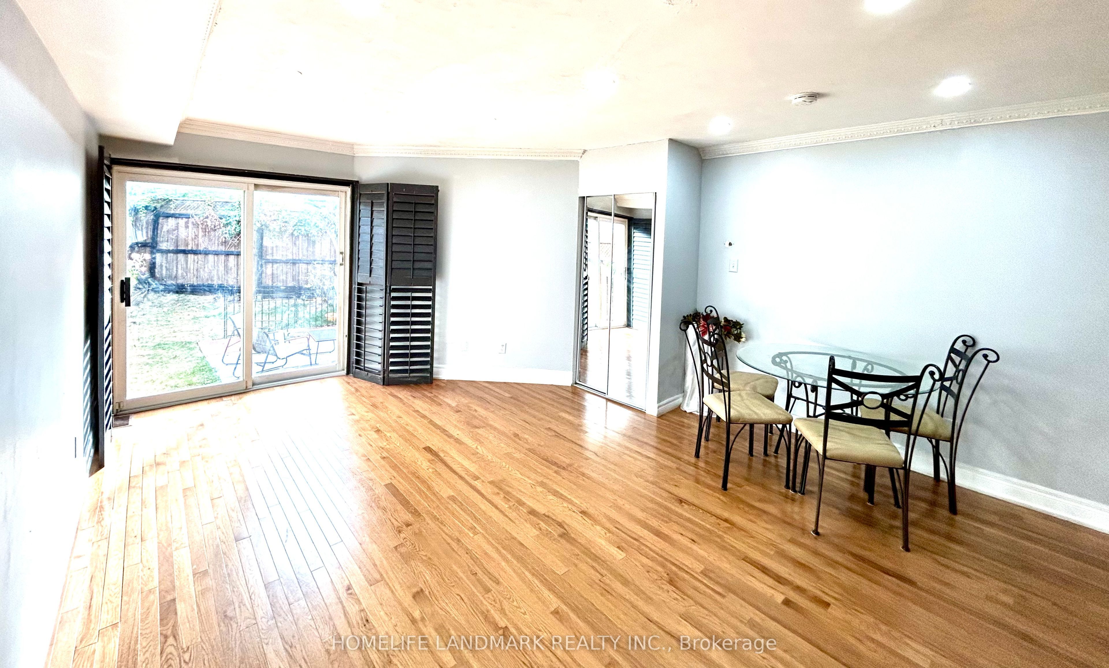 19 Warner Ave Avenue E
