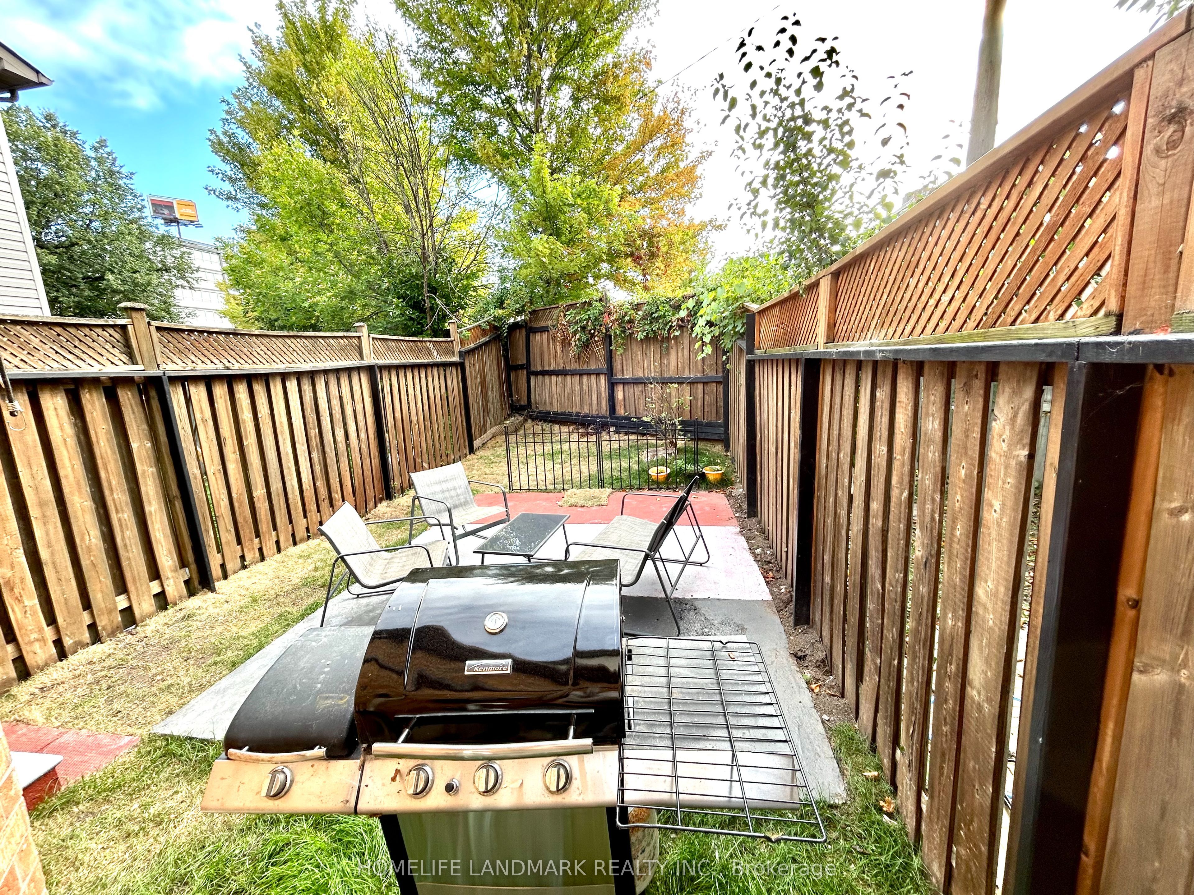 19 Warner Ave Avenue E