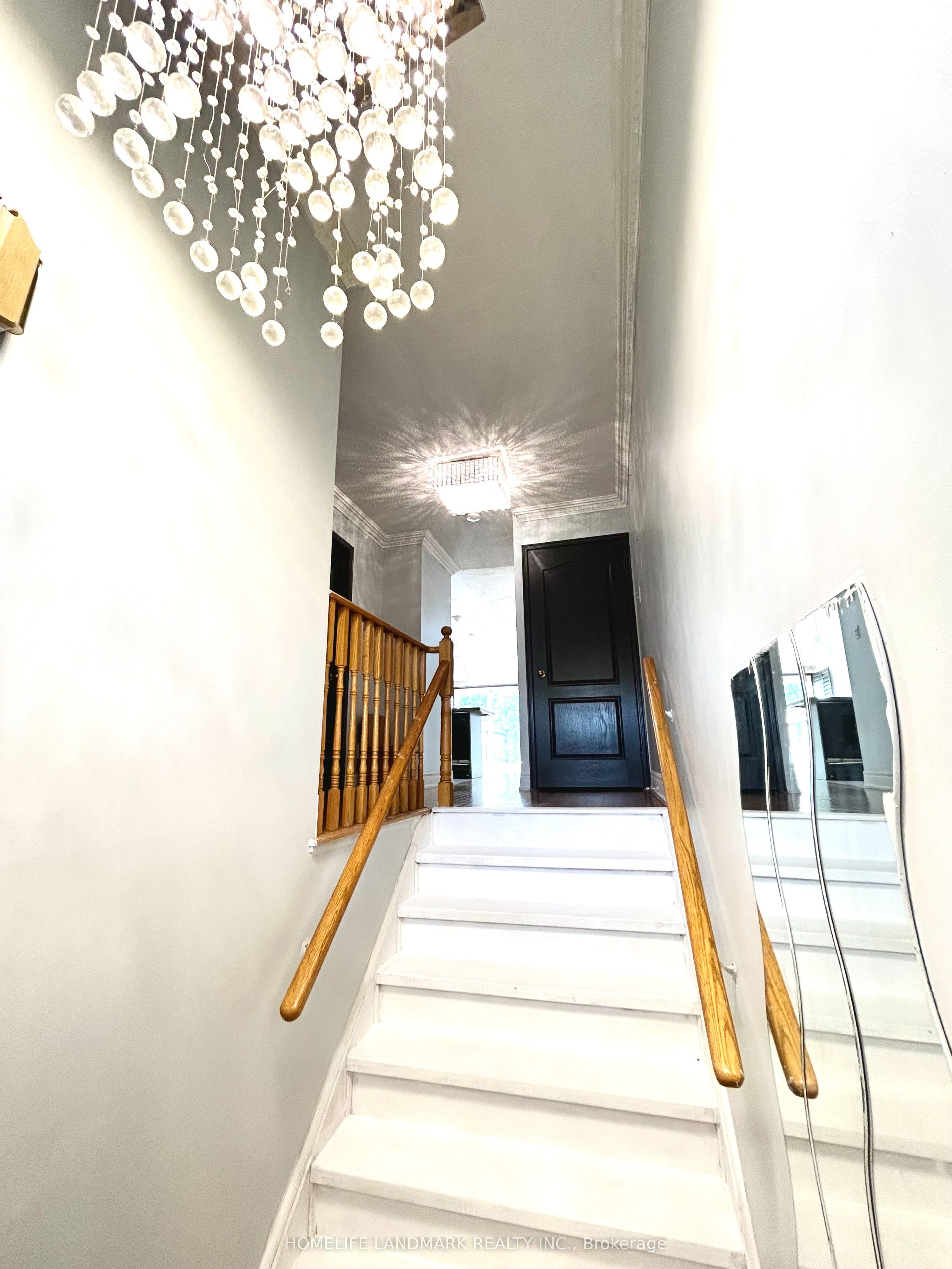 19 Warner Ave Avenue E