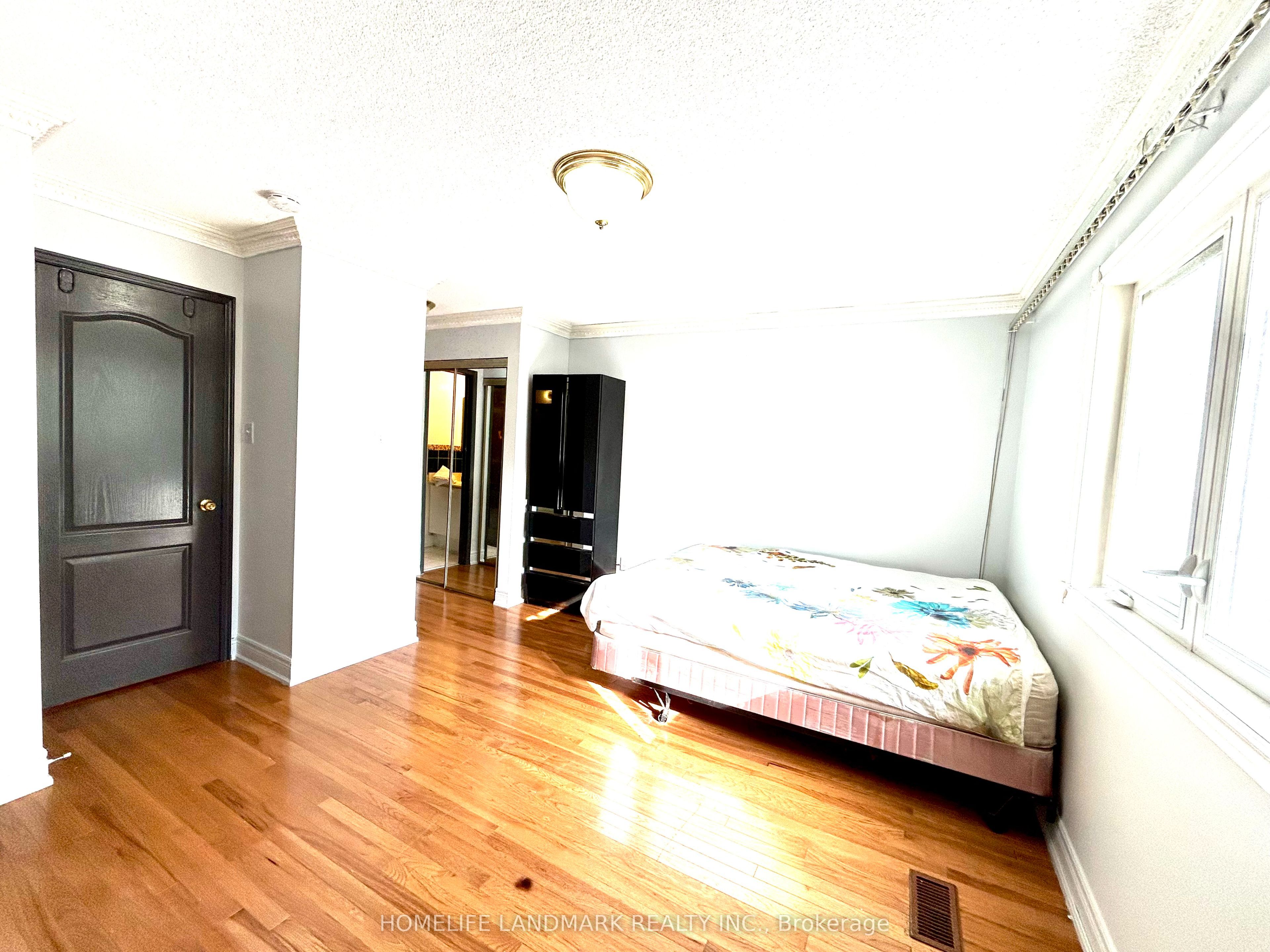 19 Warner Ave Avenue E