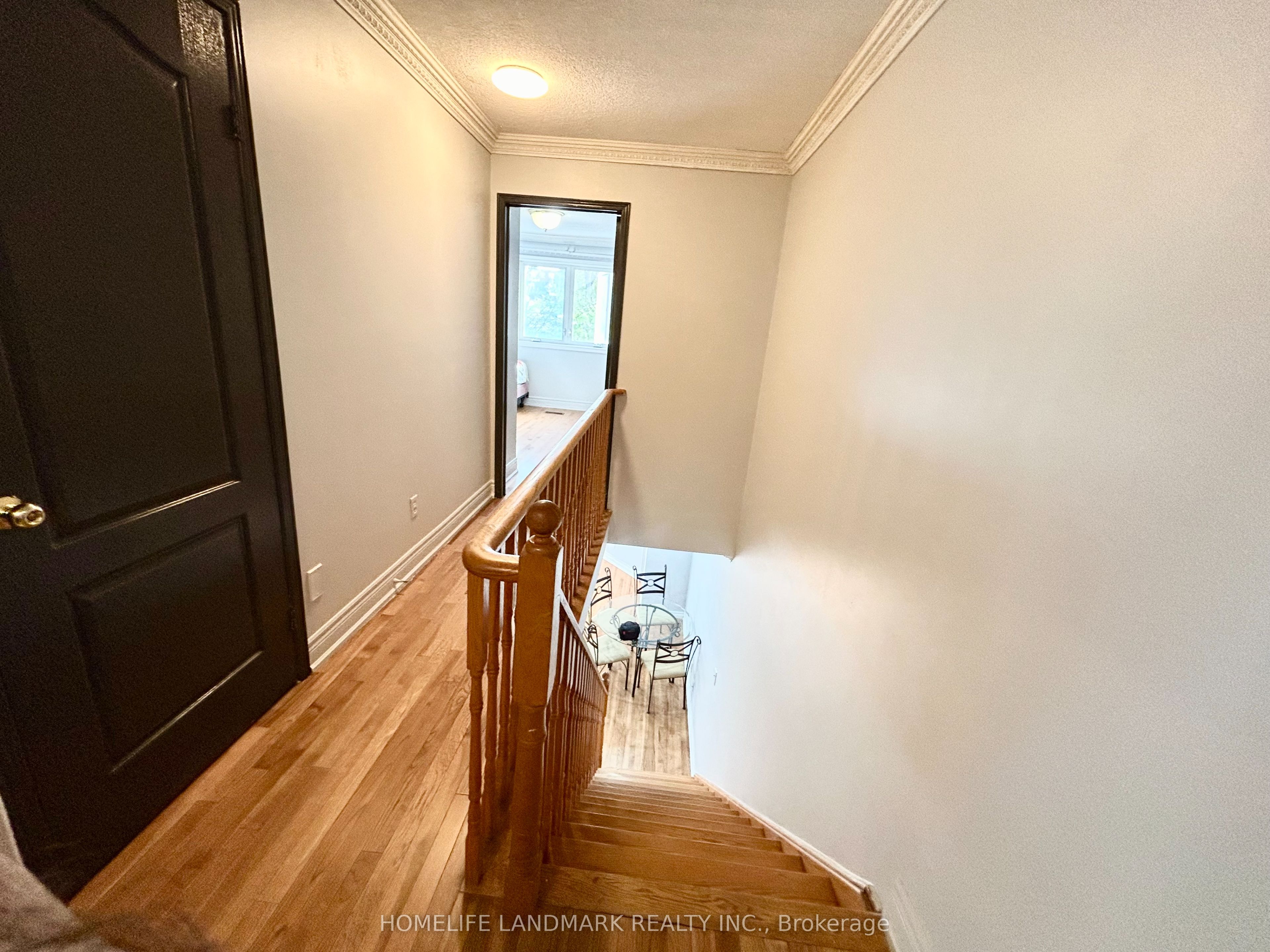 19 Warner Ave Avenue E