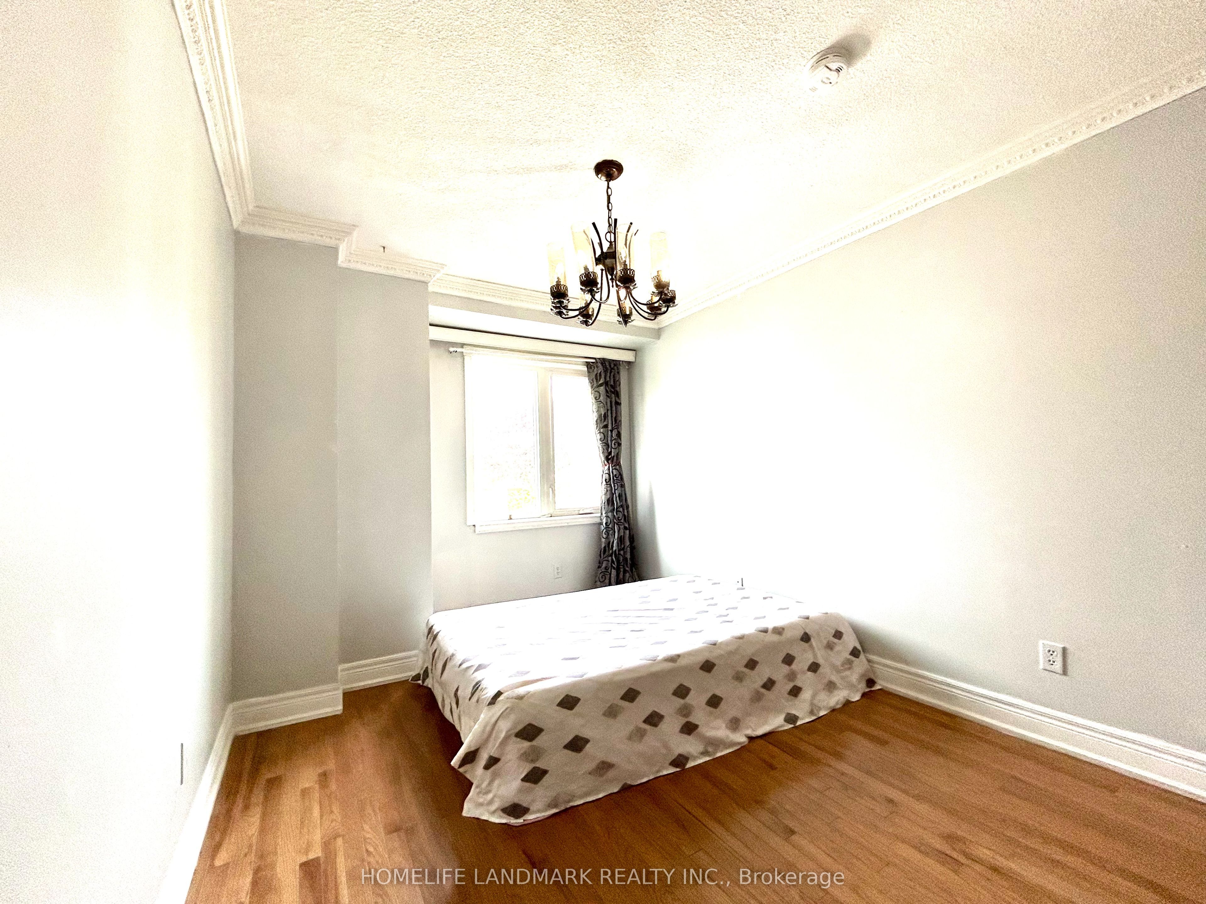19 Warner Ave Avenue E