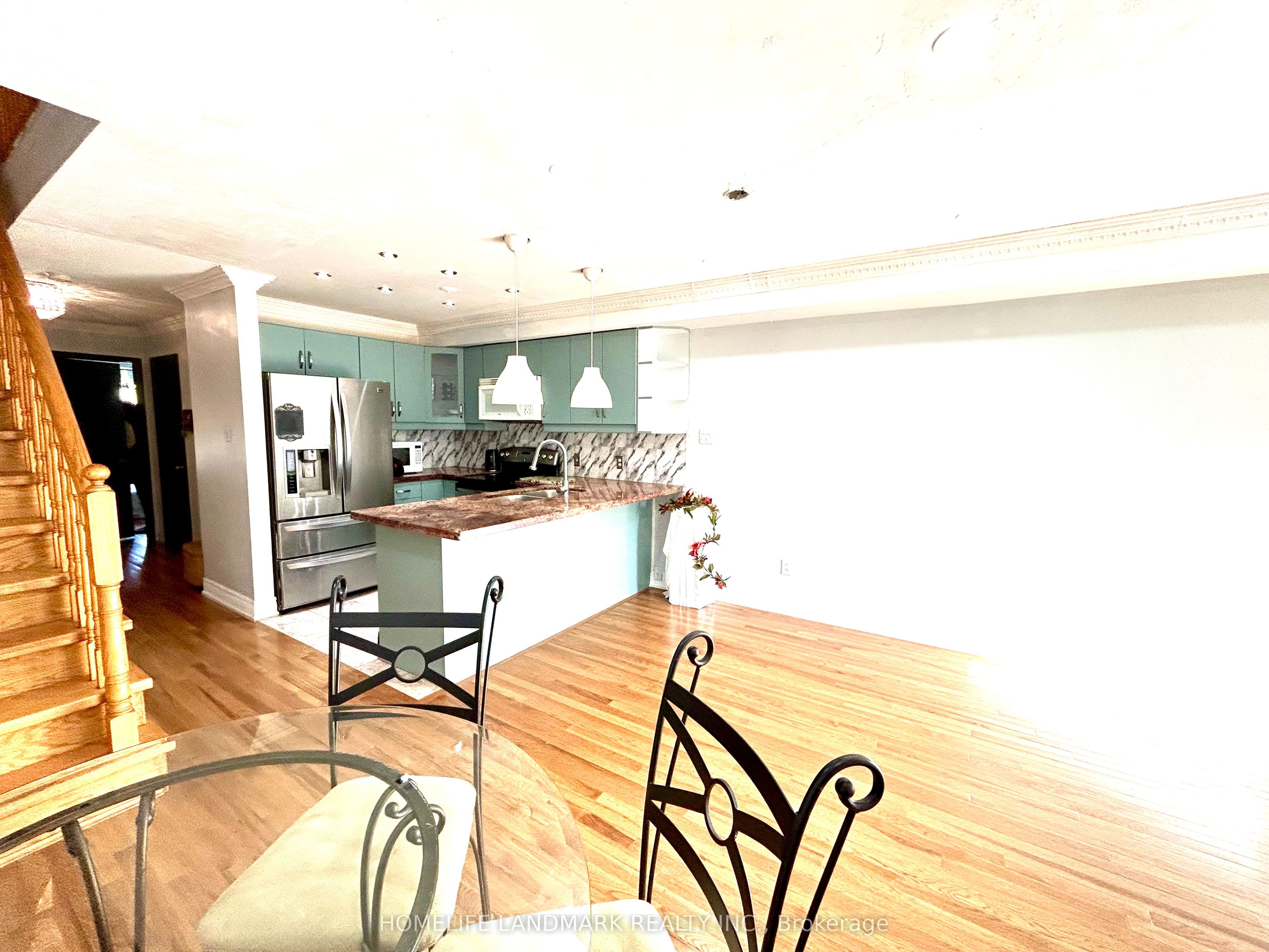19 Warner Ave Avenue E